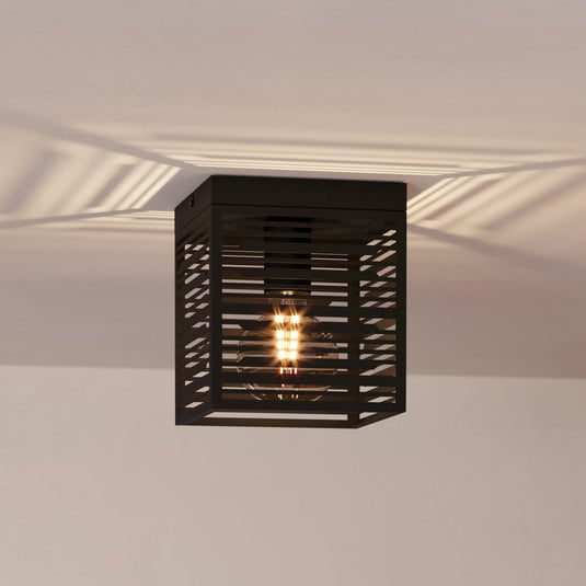 Deckenlampe Piedritas, ein schwarzer Quaderschirm