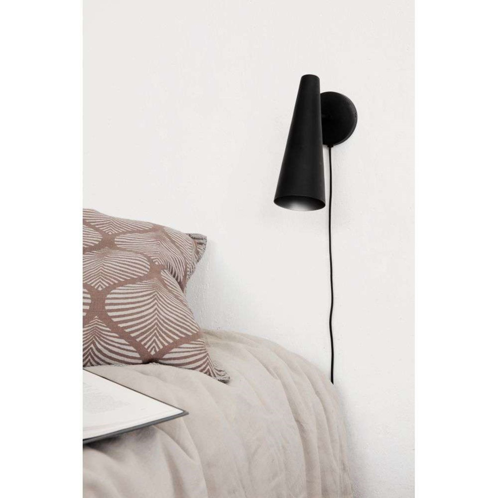 Precise Vägglampa 21 cm Matt Black - House Doctor