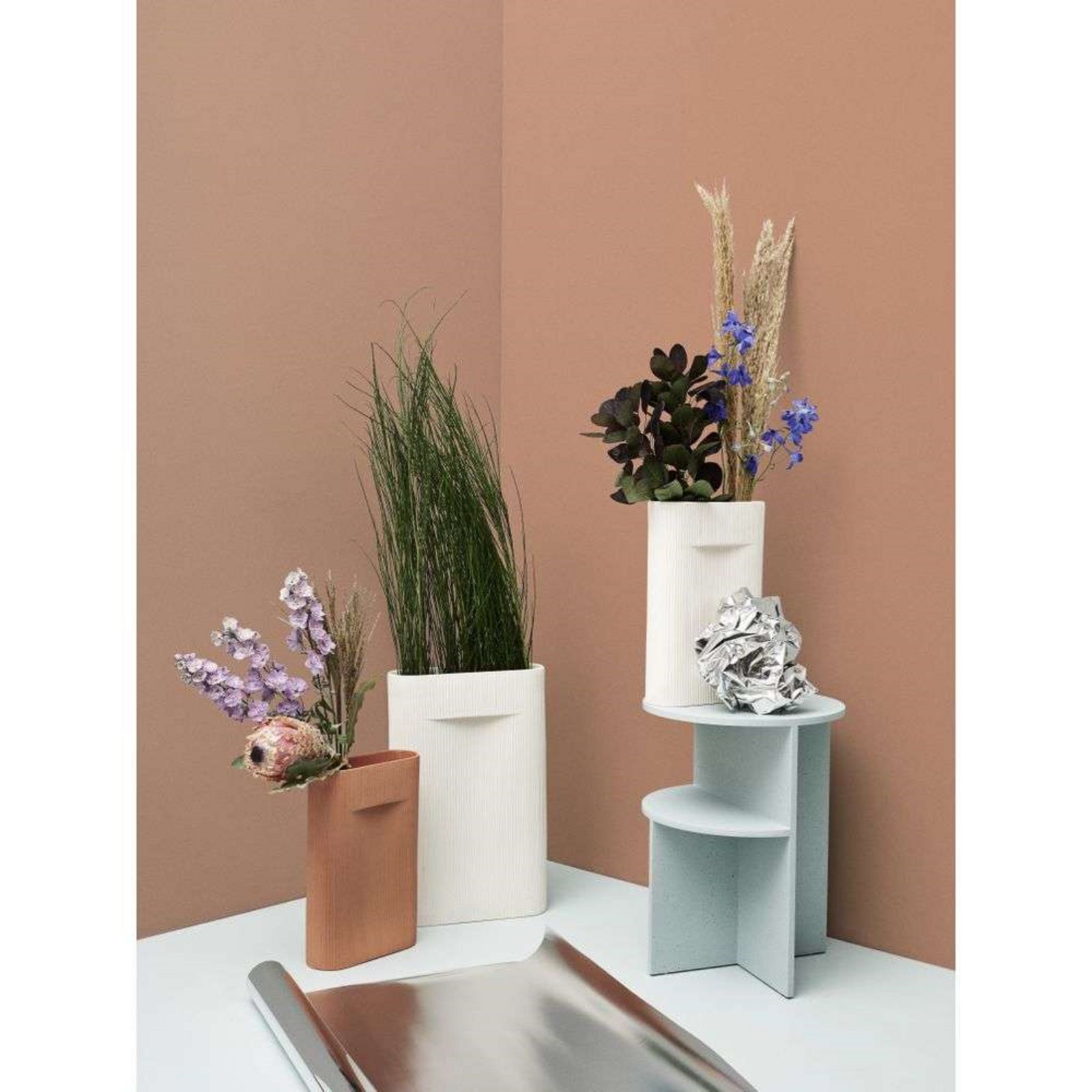 Ridge Vase H35 Terracotta - Muuto