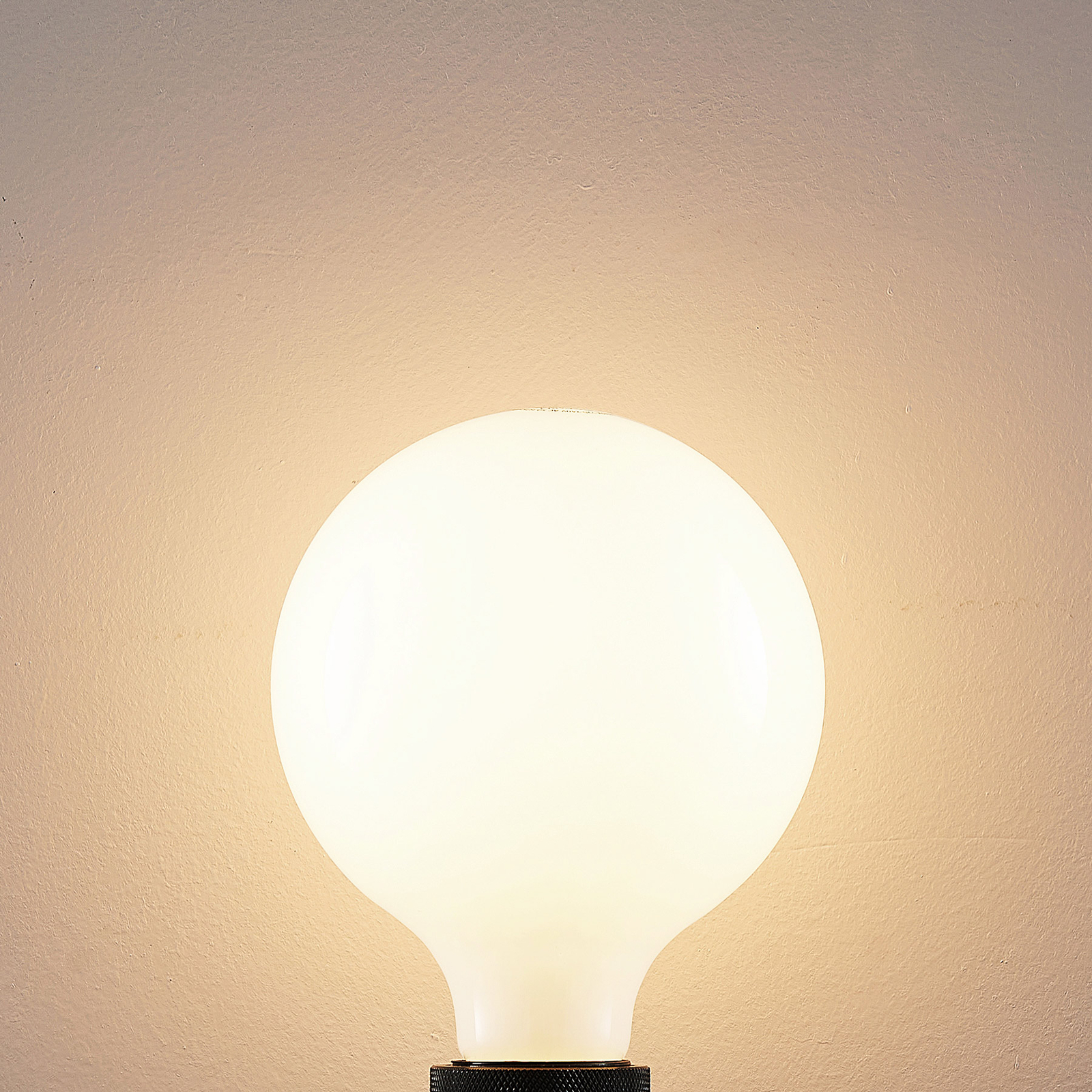 Lampada LED E27 8W 2,700K G125 regulável opala conjunto de 3