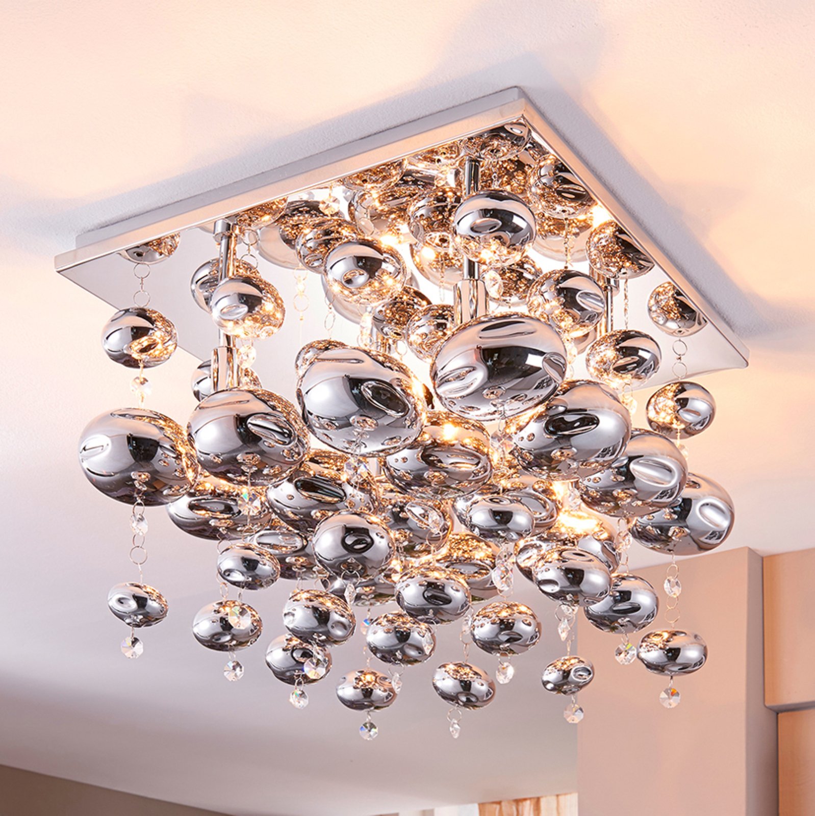 Ceiling light Esfera hung with glass balls