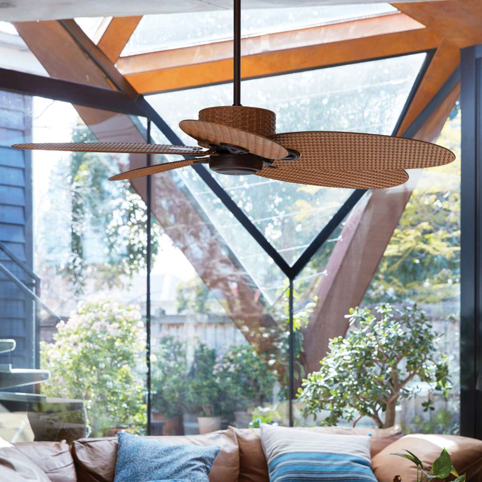 Beacon Ventilateur de plafond Fijian II, brun, Ø 132 cm, silencieux