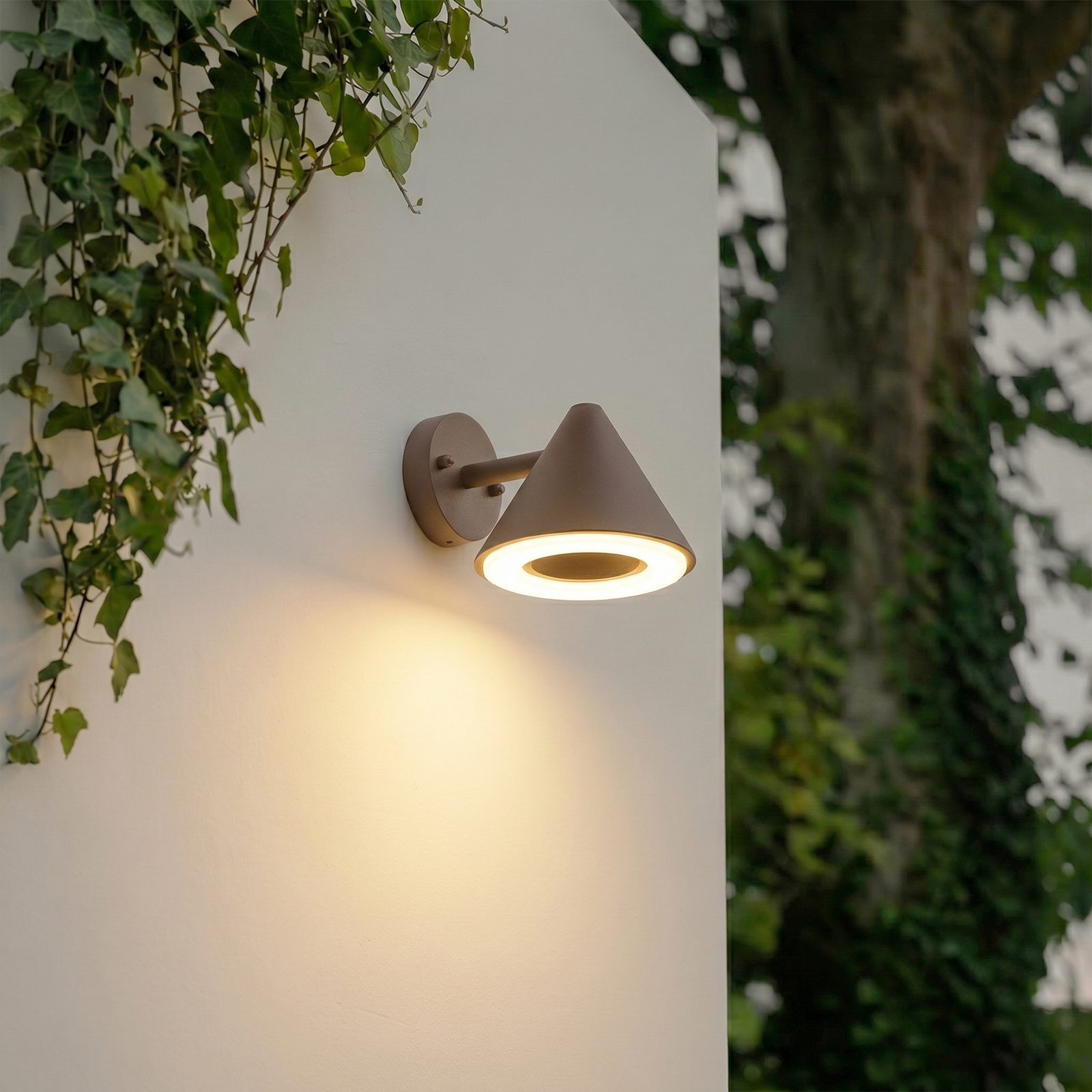 Lindby LED-zunanja stenska svetilka Soran, rjava, kovinska, IP44