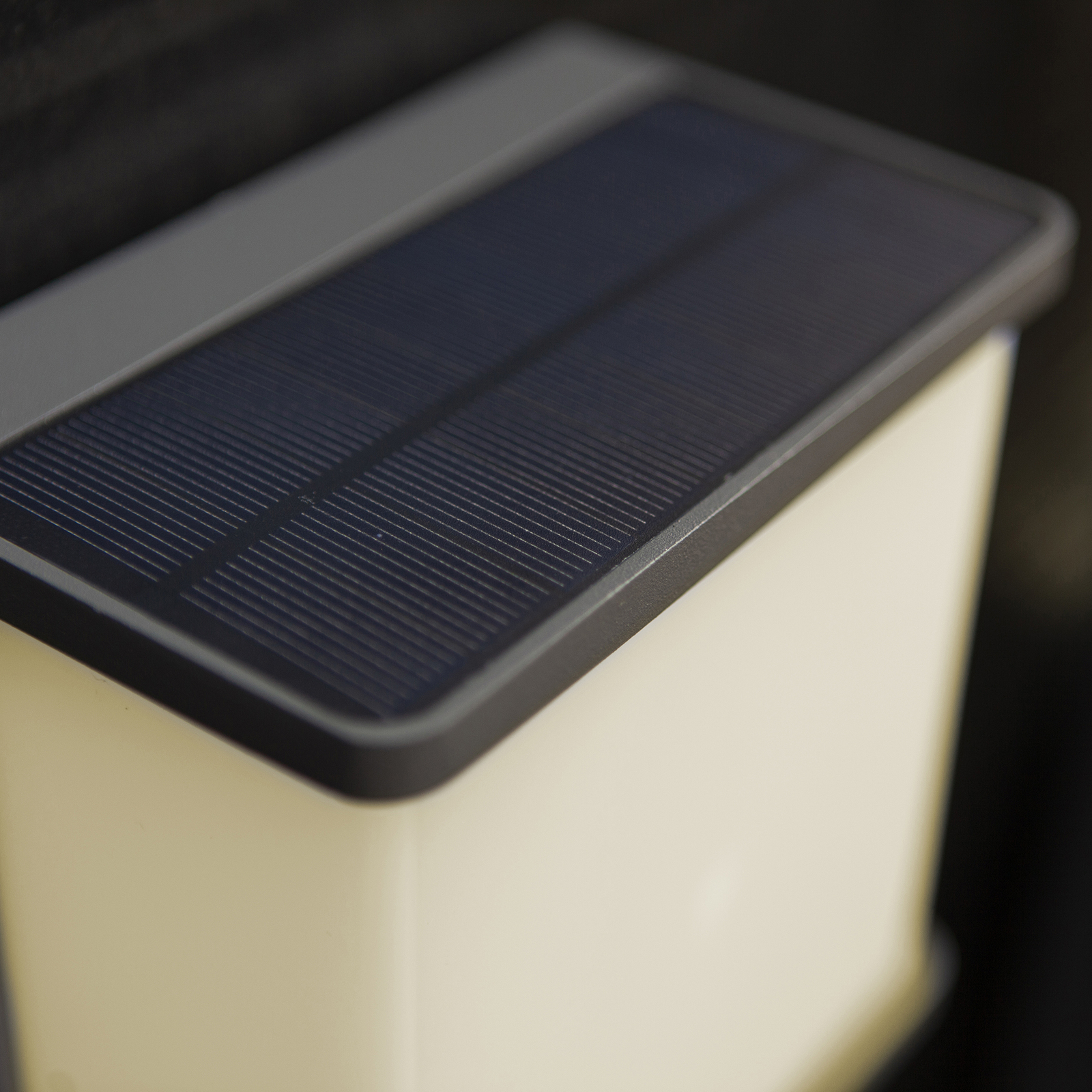 LED solární nástěnné svítidlo Doblo se senzorem, šířka 15 cm