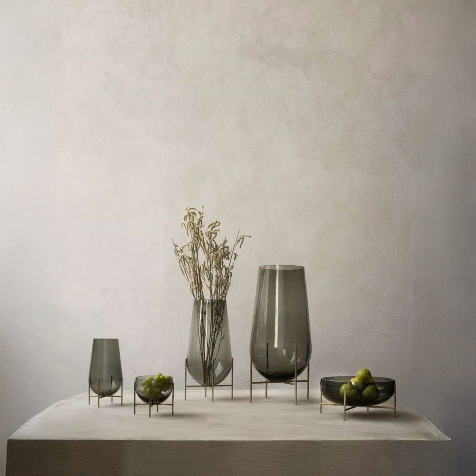 Echasse Vase, Höhe 45 cm, rauchgrau/grün/messing - Audo