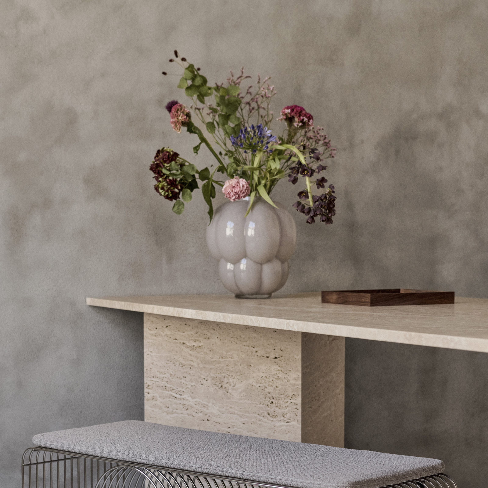 AYTM Vase Uva, taubengrau, Glas, mundgeblasen