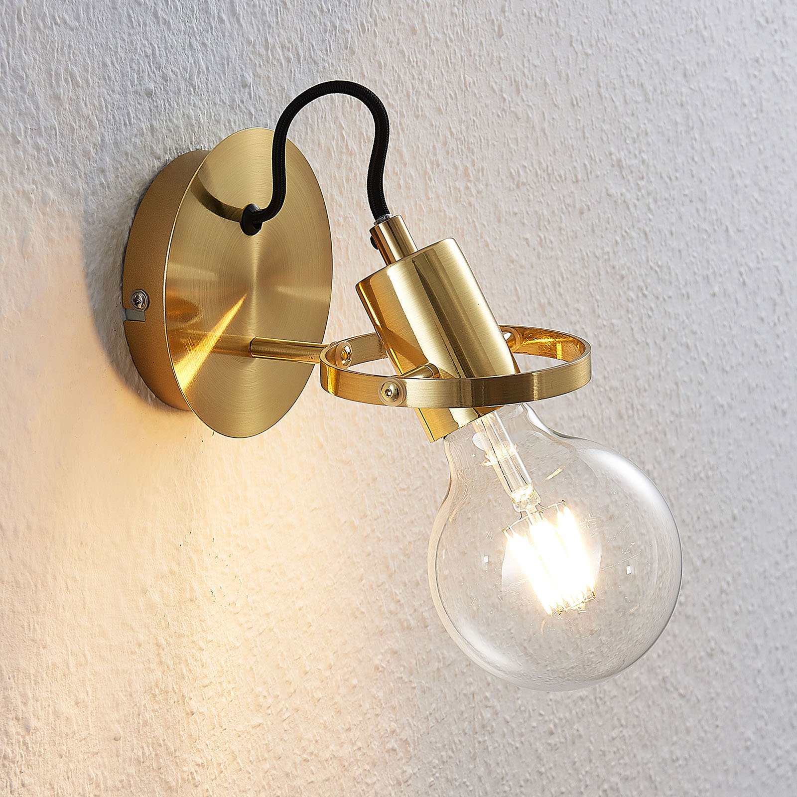 Lindby Mirtel wall light, matt brass