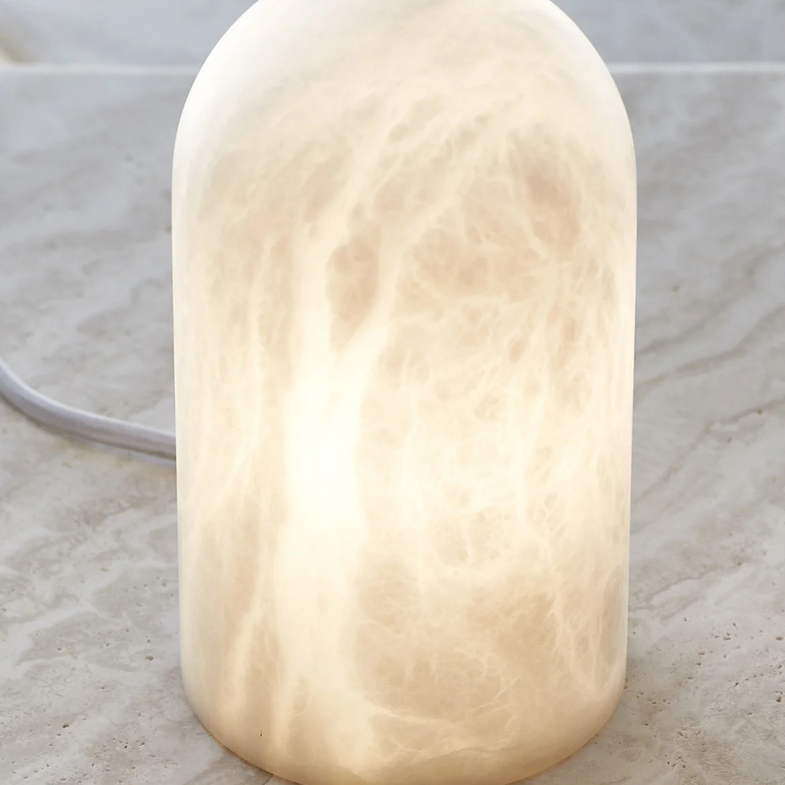Lampă de masă Beacon Panton, piatră albă de alabastru, înălțime 17,5 cm