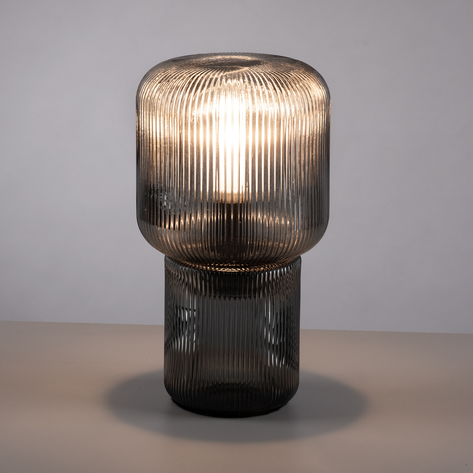 Mashi asztali lámpa üvegből, füstszürke