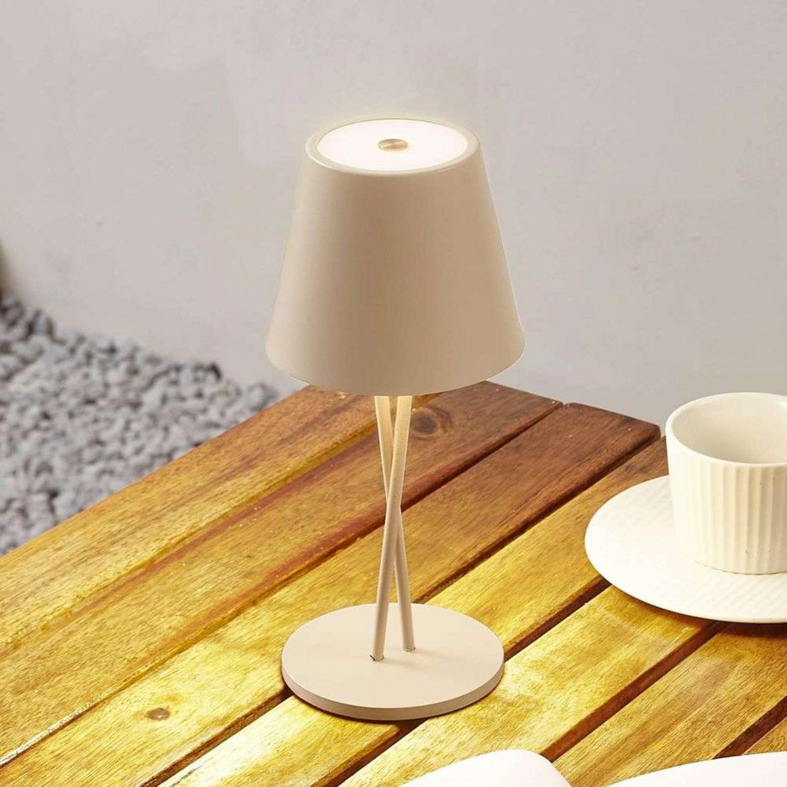 Janea Cross Portátil Candeeiro de Mesa Dim. IP54 Bege - Lindby