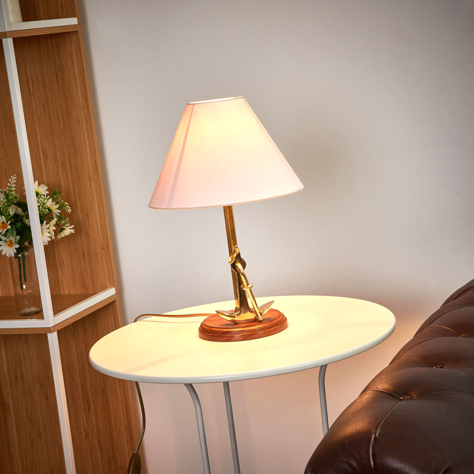 Anchor table lamp with nautical detail