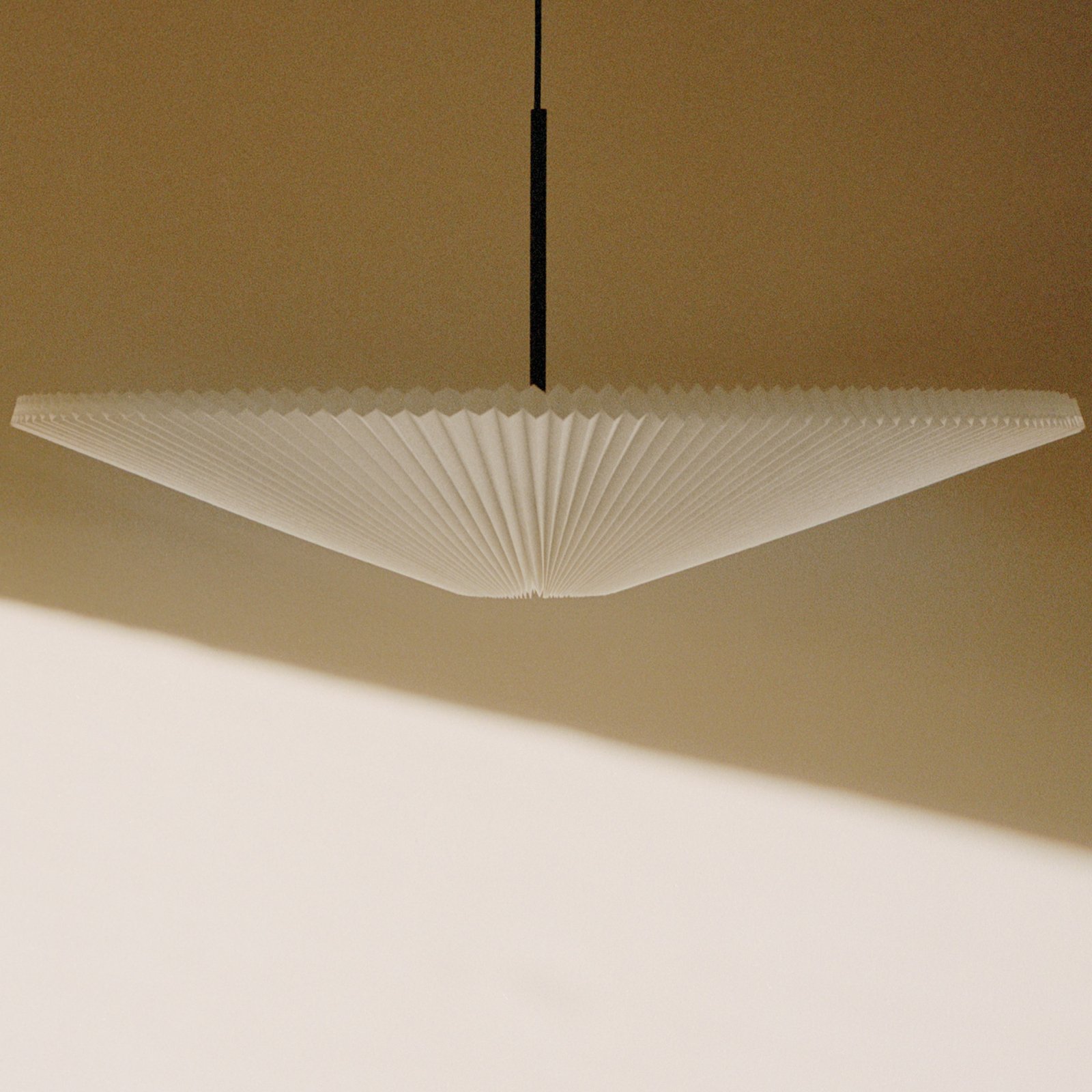 New Works LED pendant light Nebra, Ø 90 cm, white, customisable