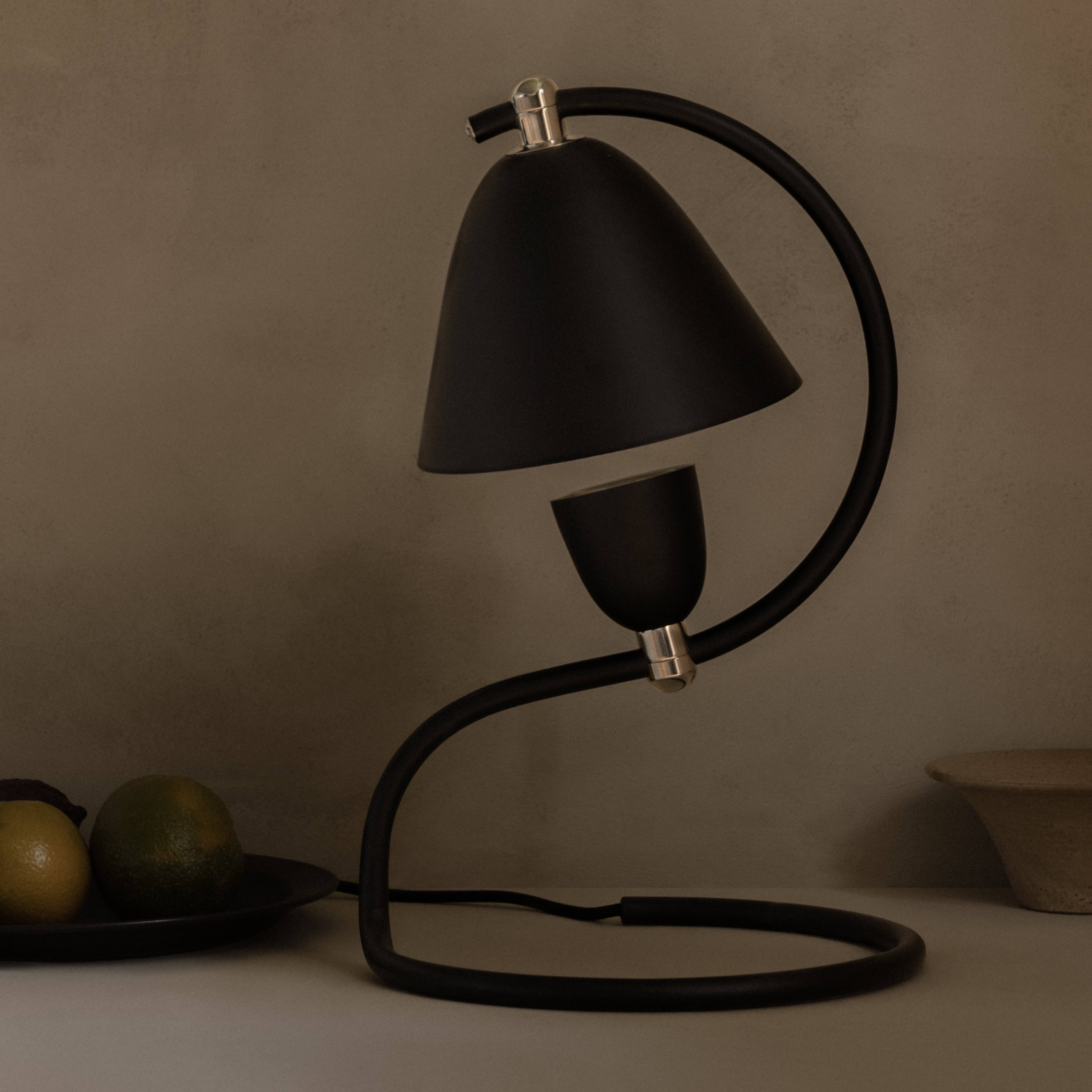 Lámpara de mesa Audo Klampenborg, negra