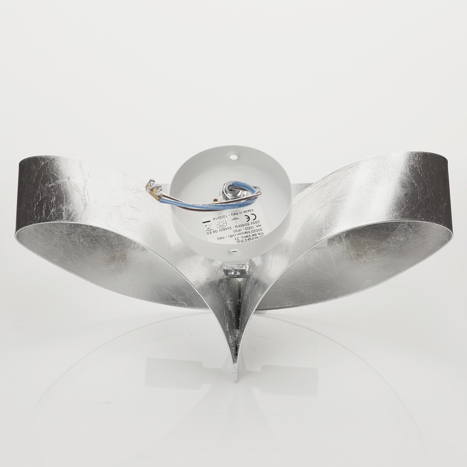 Strieborné dizajnové nástenné svietidlo Scudo