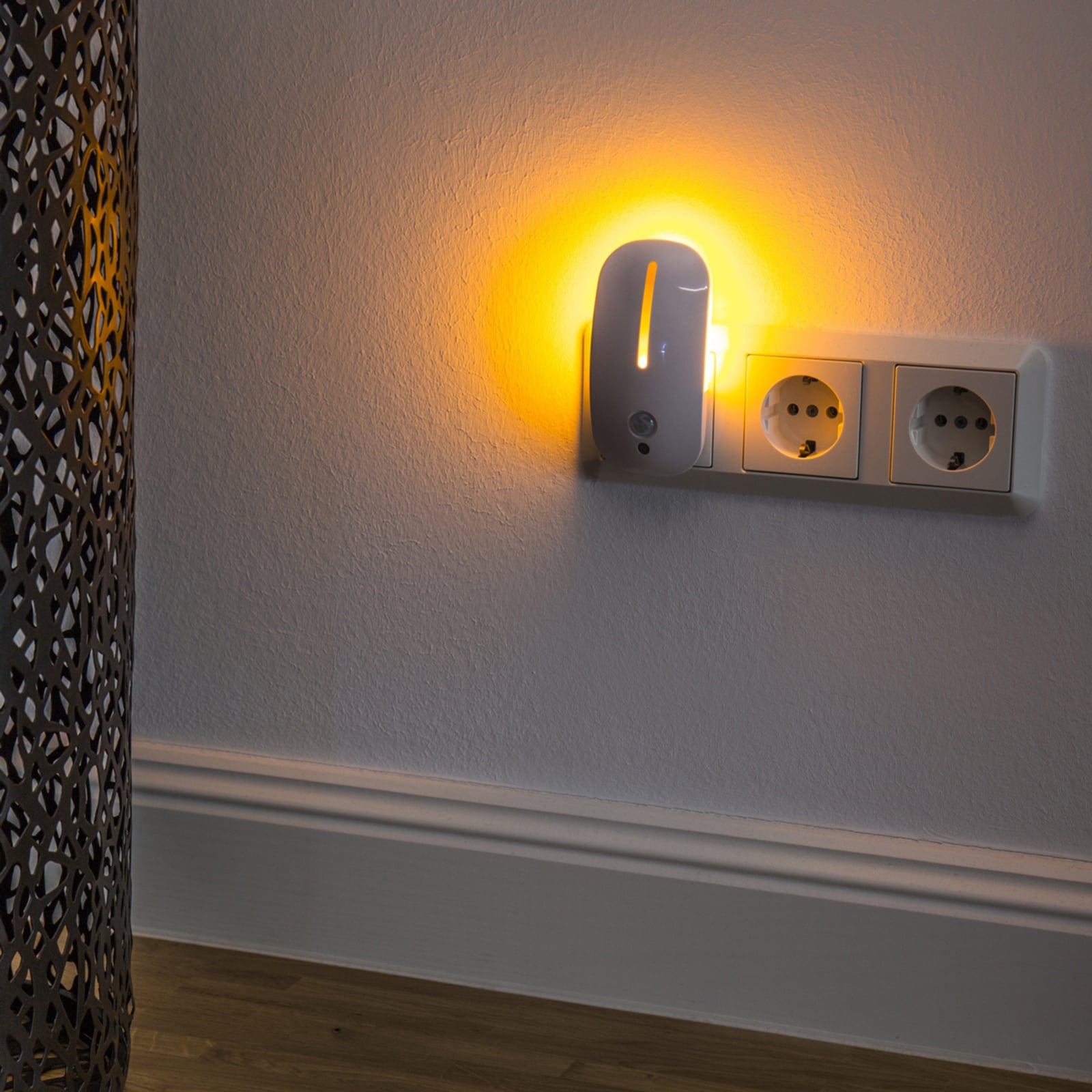 Dora - LED-Nachtlicht für die Steckdose m. Sensor | Lampenwelt.at