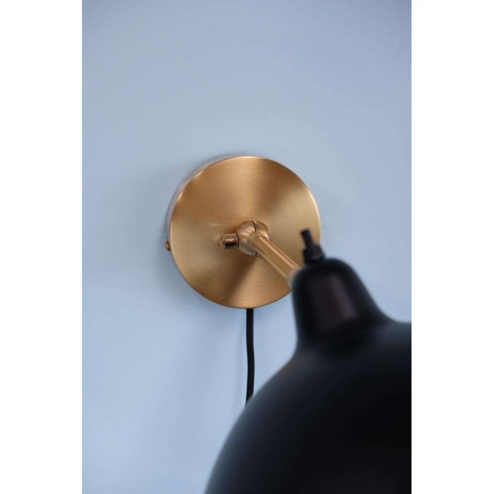 Futura Wall Lamp Antique Brass - DybergLarsen