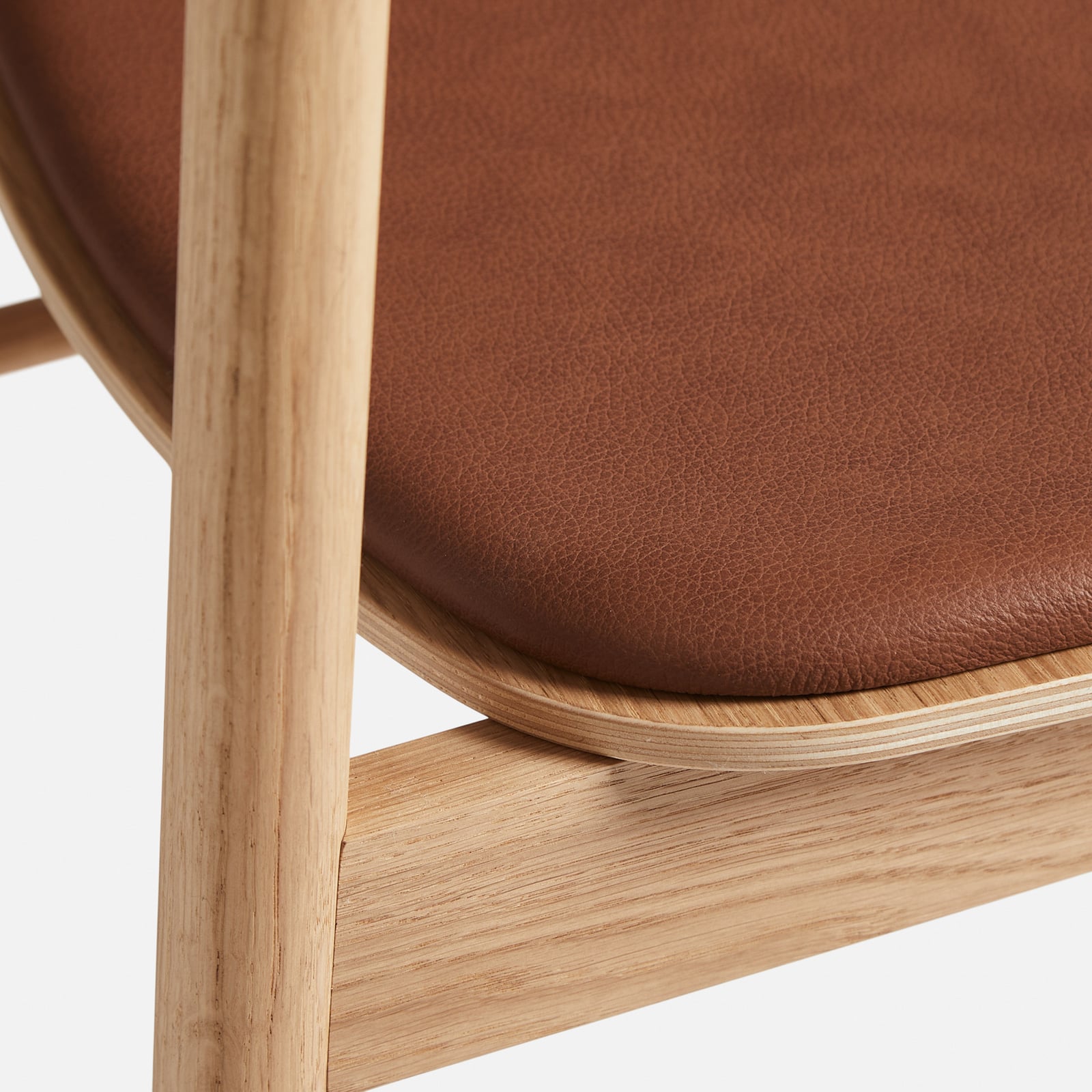 Chaise Soma, bois clair, cuir, hauteur 79 cm, chêne - Woud Chaise Soma, bois clair, cuir, hauteur 79 cm, chêne - Woud