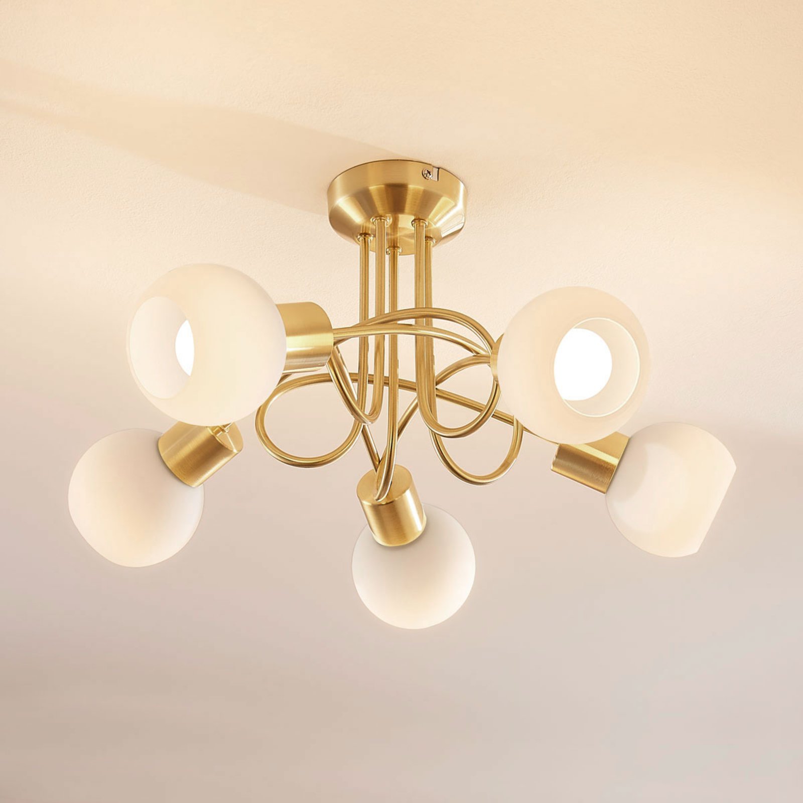 Lindby Brass coloured LED ceiling light Elaina, 5-bulb, for Living / Dining Room, glass, metal, E14, 4 W, energy efficiency: A+, H: 25.5 cm