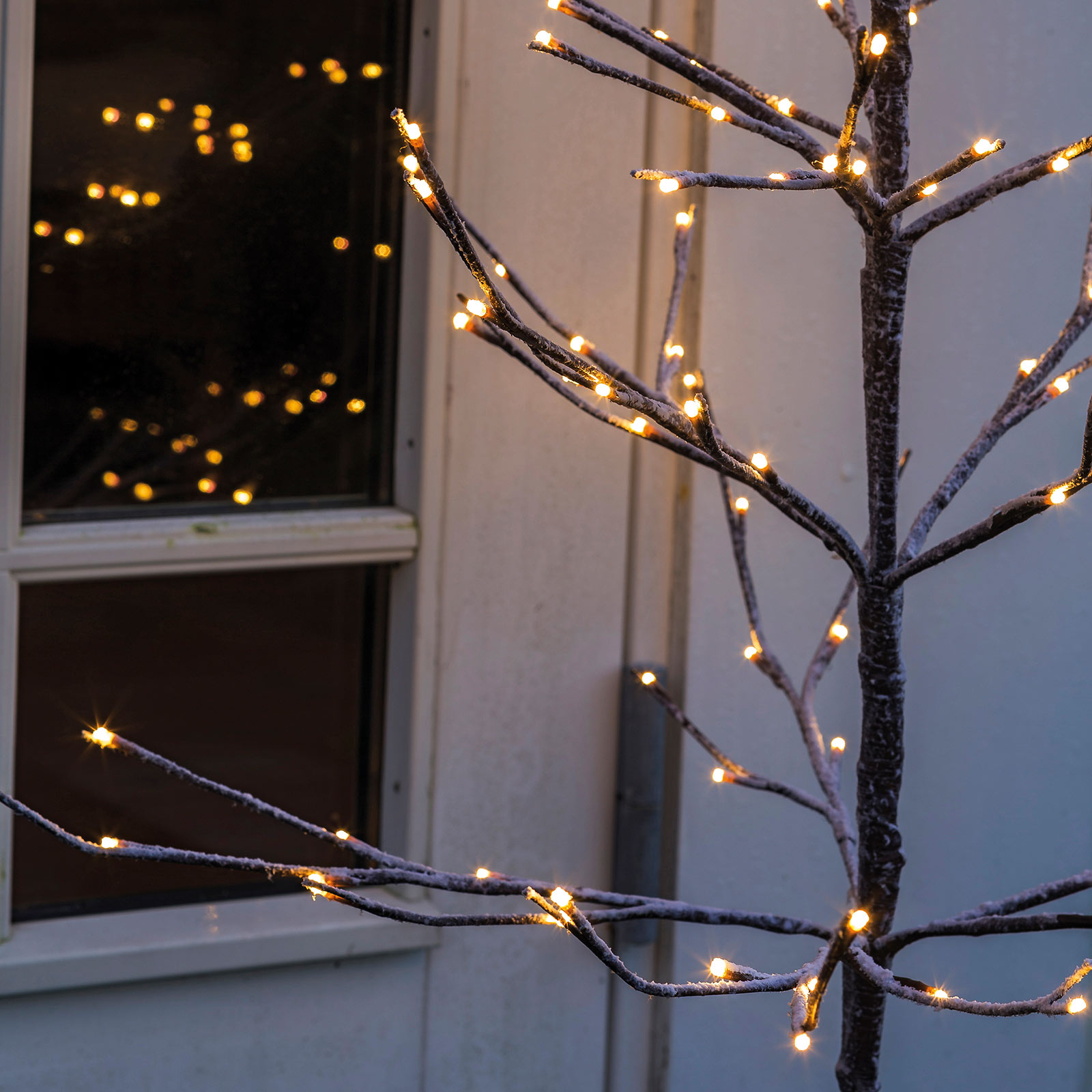 LED-Baum Alex im verschneiten Look