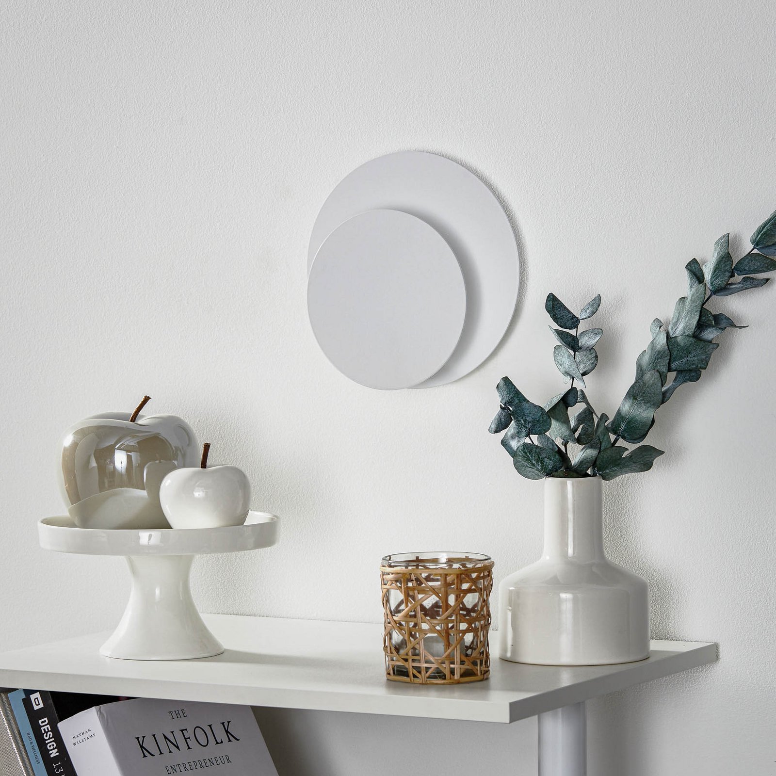 Circle wall light in a round shape, white