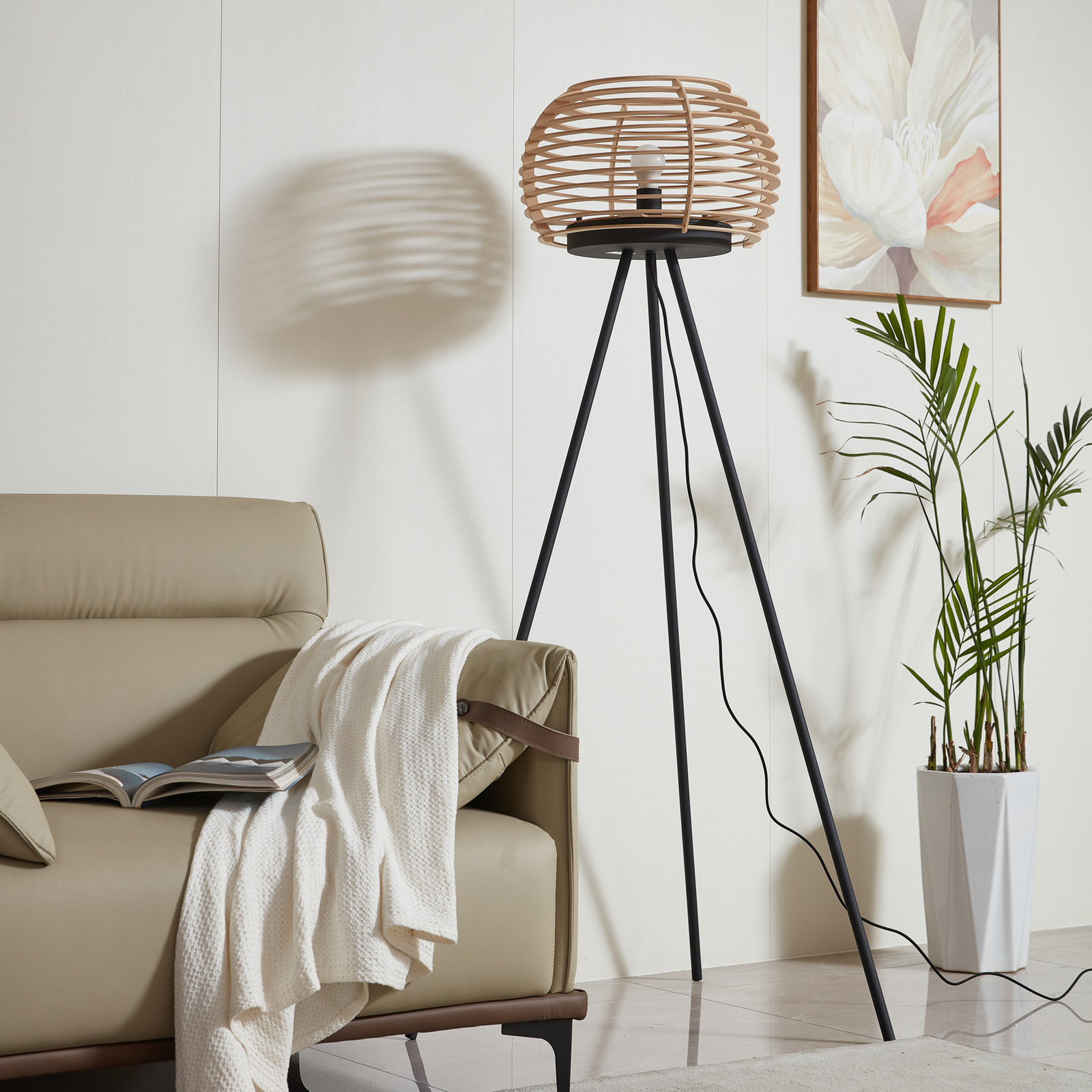 Lindby Ediz floor lamp, multi-layered wooden shade