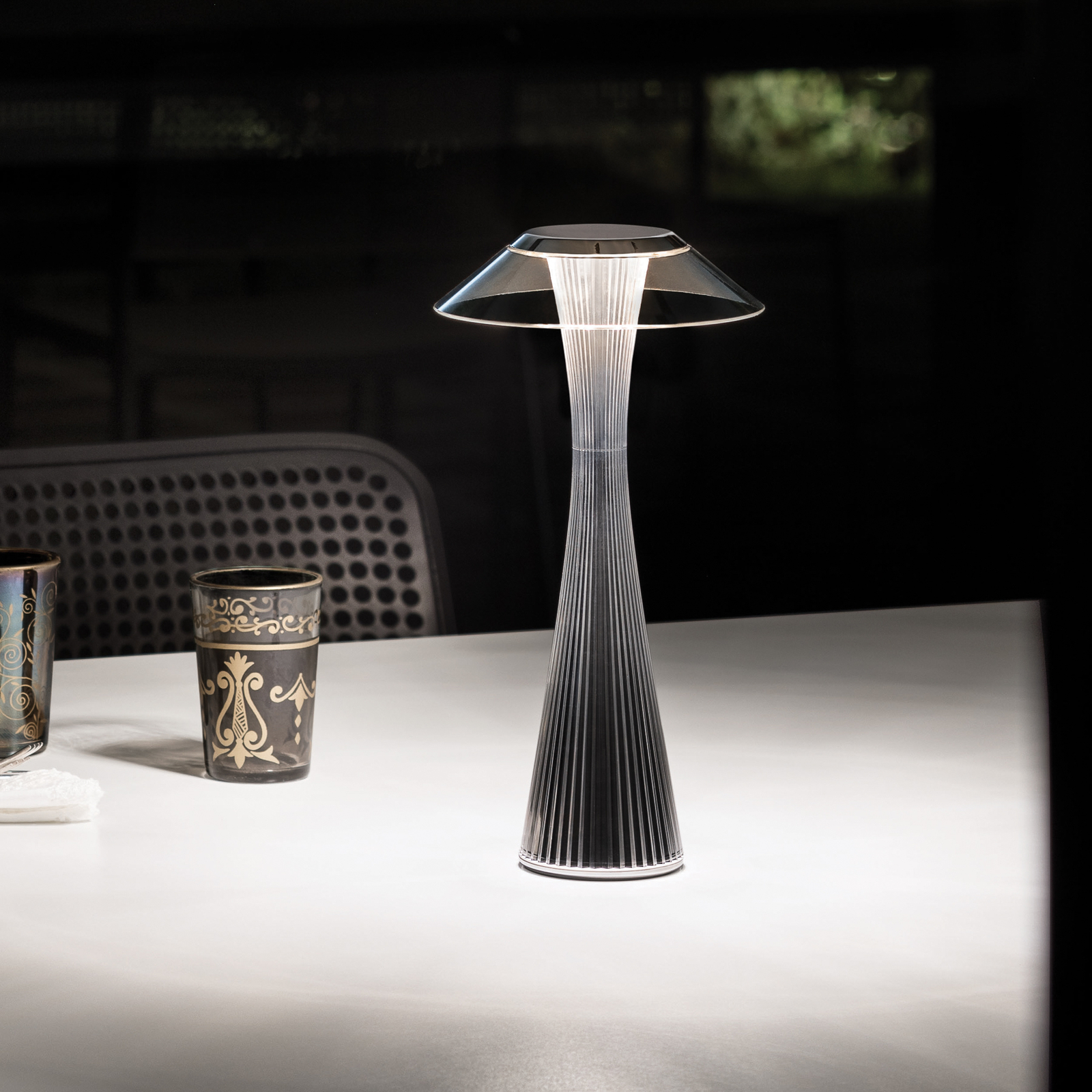 "Kartell Space" - LED dizaino stalinė lempa, titanas