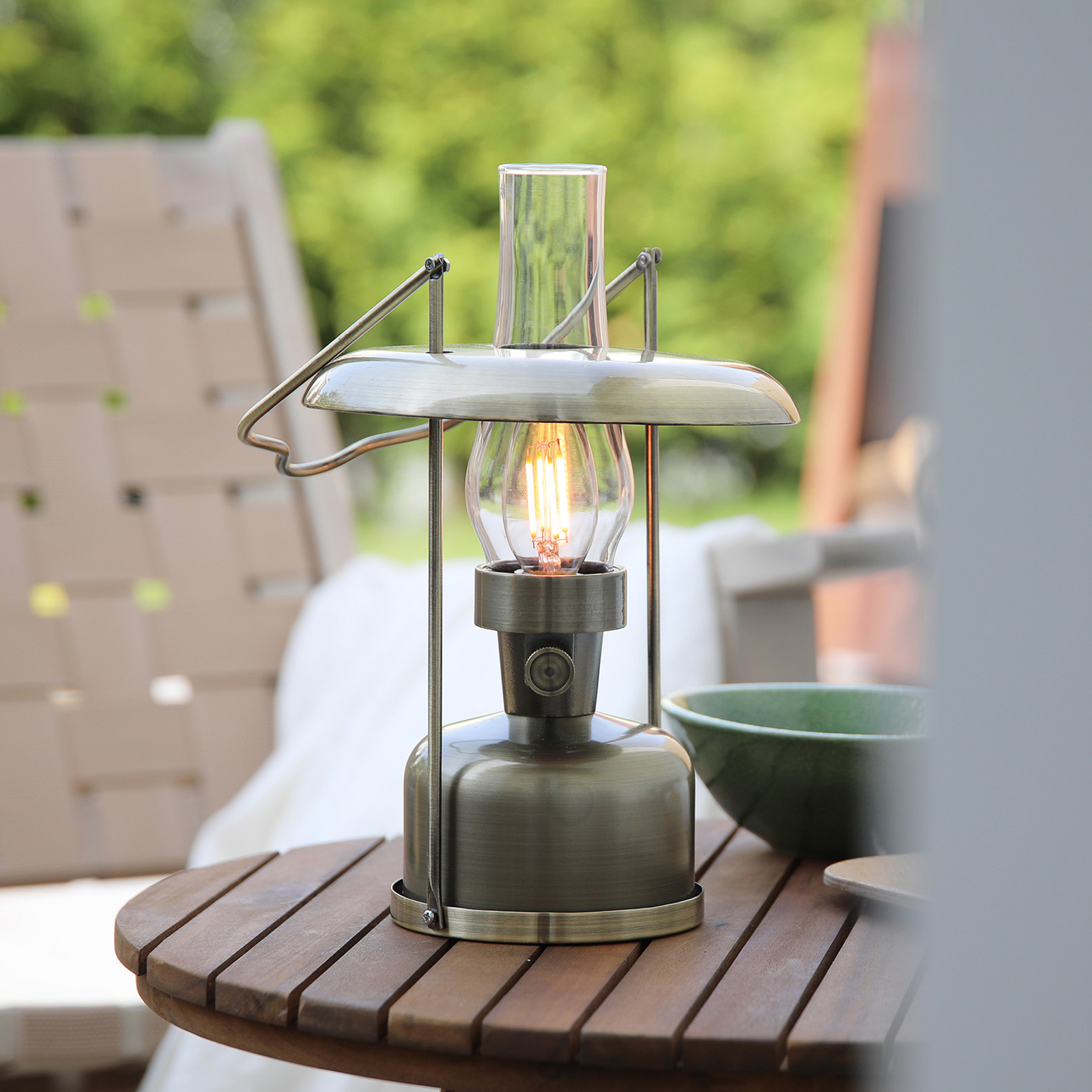 Markslöjd LED-batteridriven bordslampa Fanos, mässing, dimbar, IP44 Markslöjd LED-batteridriven bordslampa Fanos, mässing, dimbar, IP44