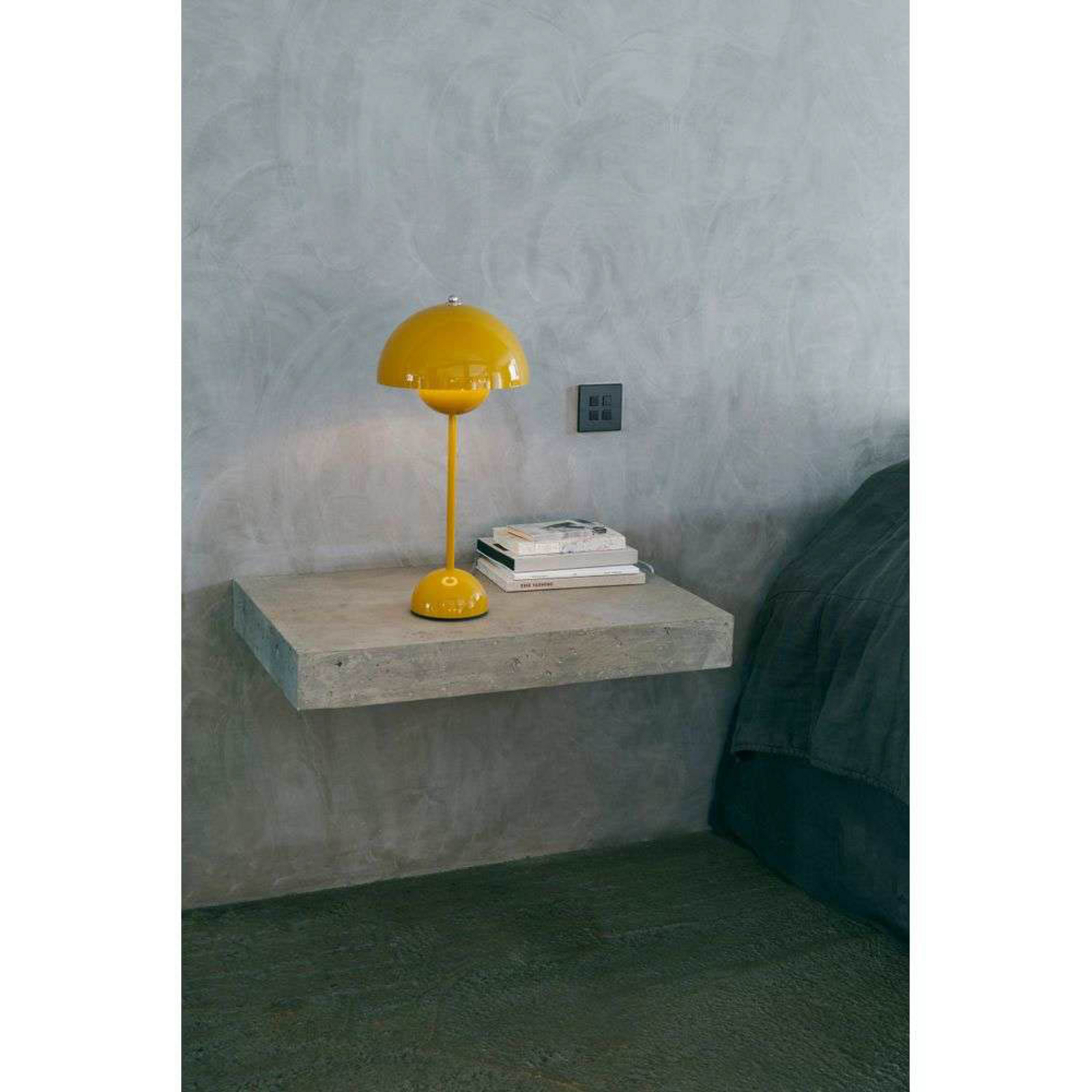 Flowerpot VP3 Table Lamp Mustard - &Tradition