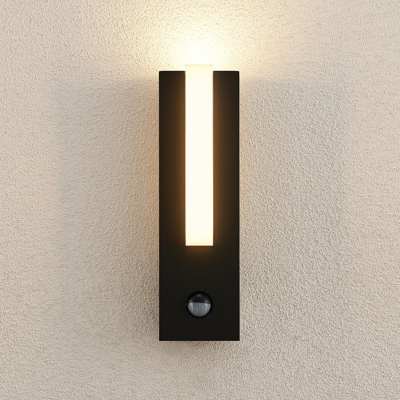 Lucande Virgalia LED buitenwandlamp met sensor