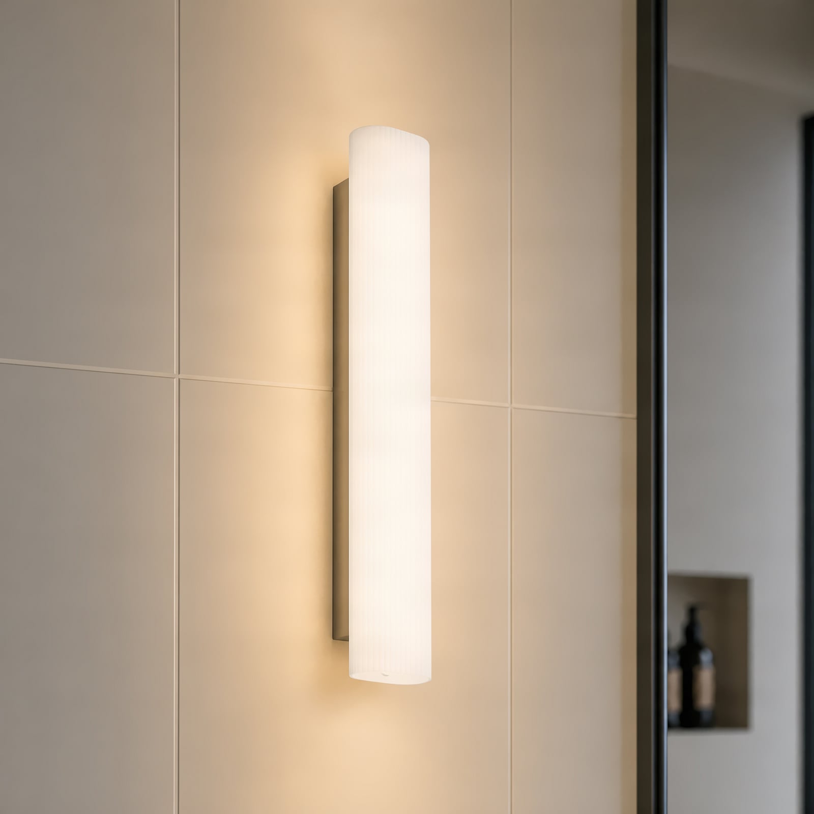 Victoire kylpyhuoneen LED-seinälamppu, 50 cm, valkoinen/kromi, CCT, lasi –