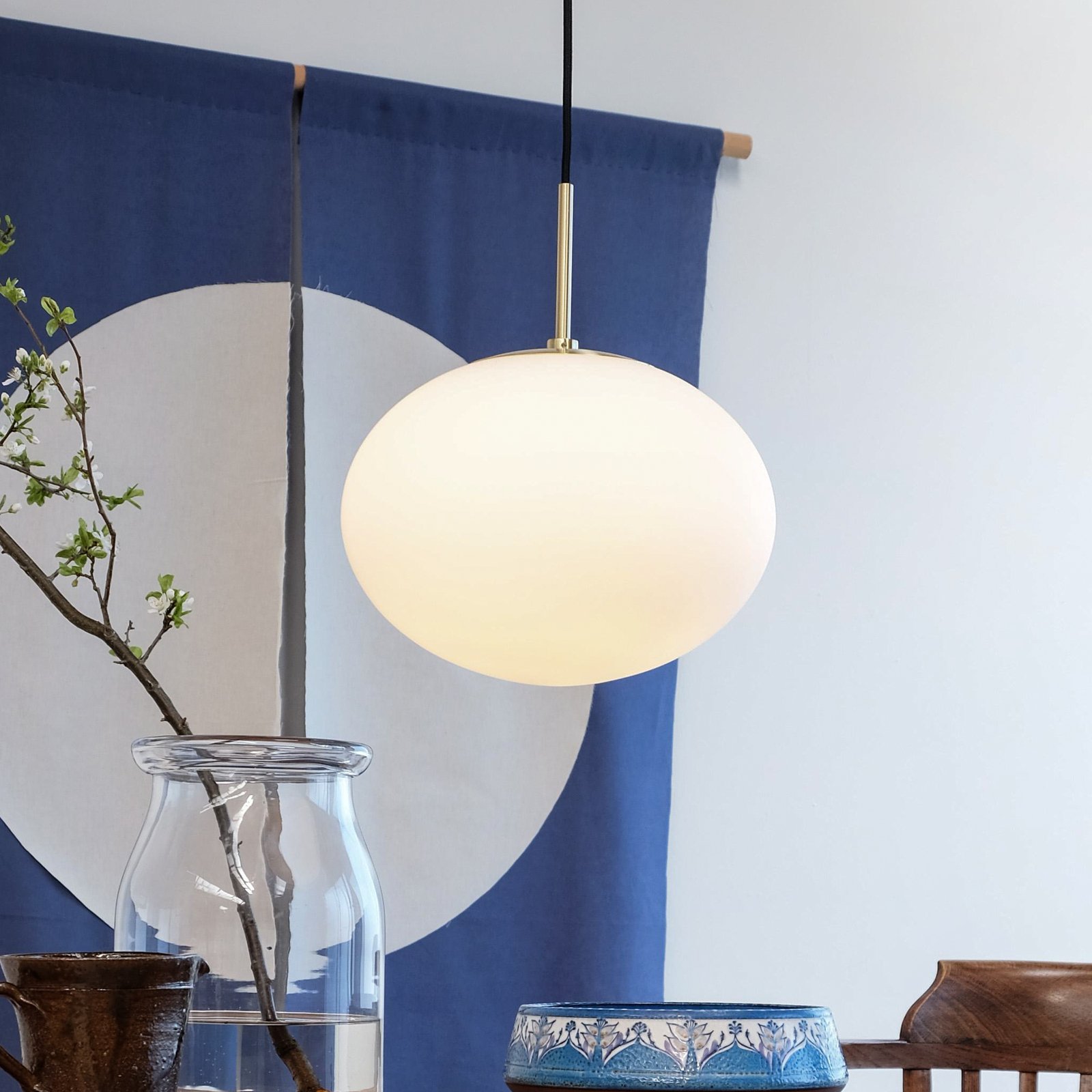 Dyberg Larsen Princess pendant light, opal/brass, Ø 28 cm