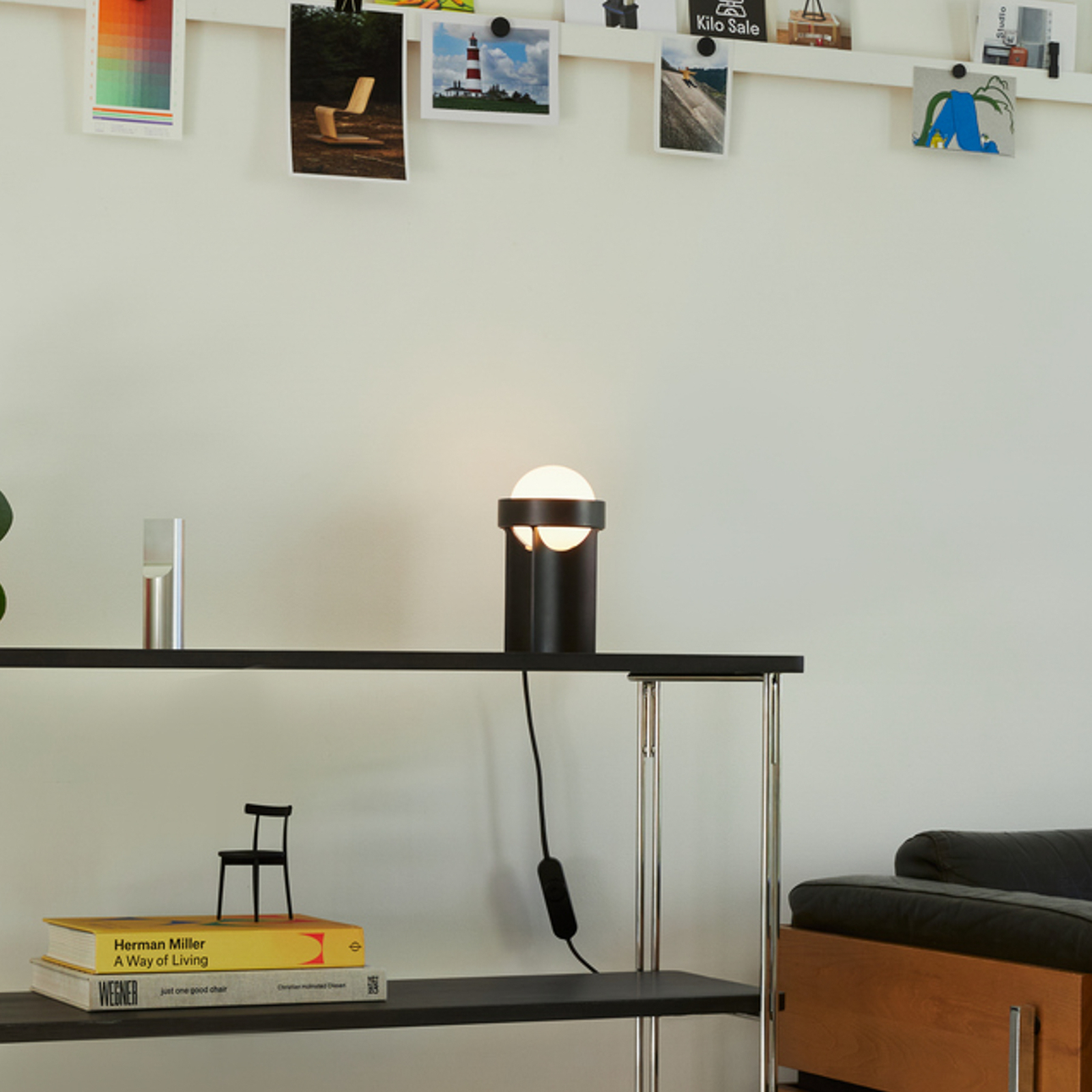 Tala bordslampa Loop small, aluminium, LED-glob III, mörkgrå