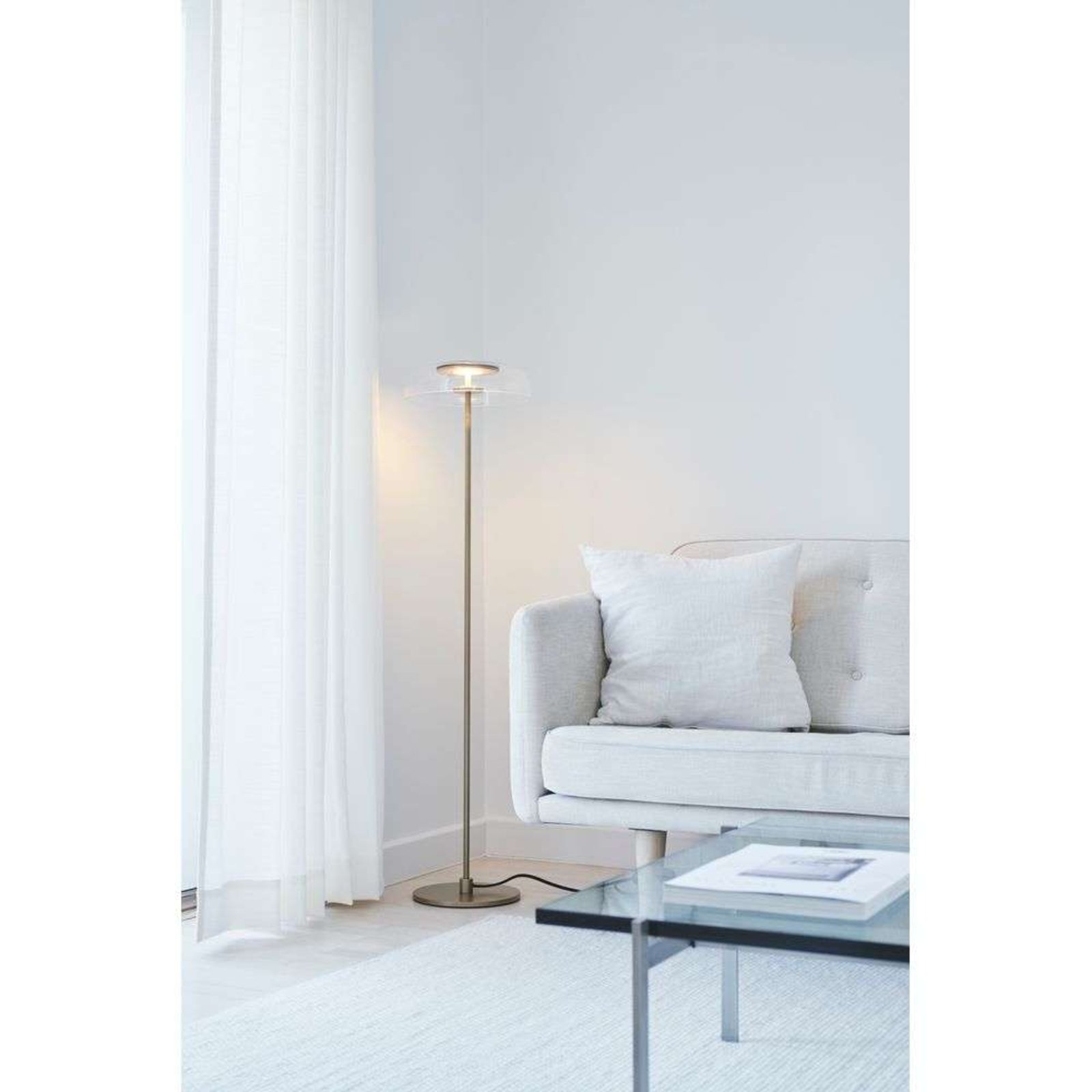 Nuura piantana LED Blossi, altezza 120 cm, color oro/trasparente