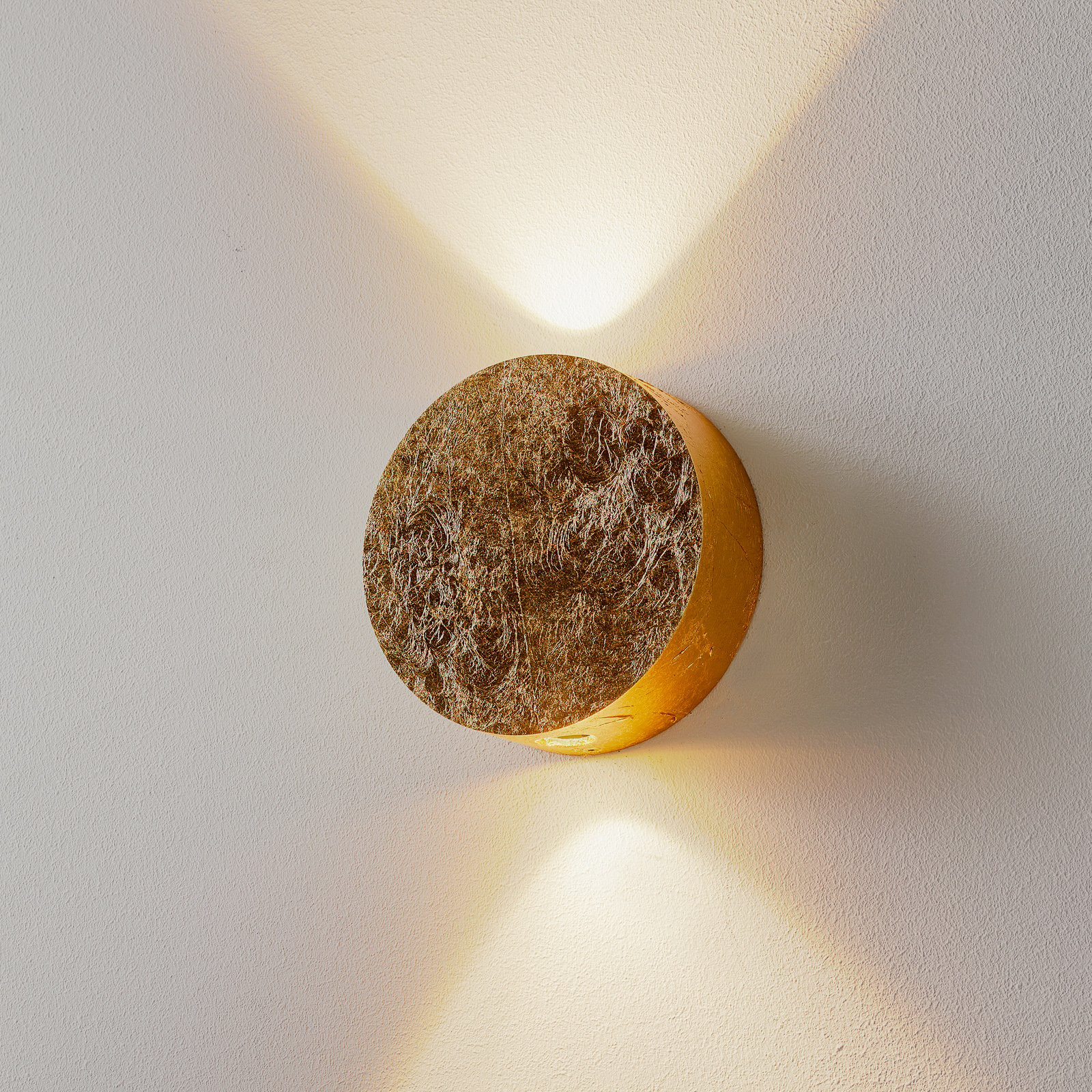 Escale Sunny - goldglänzende LED-Wandleuchte