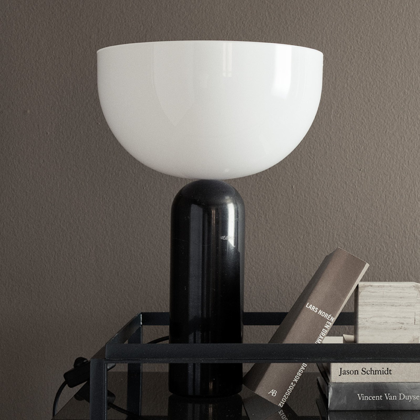 New Works Kizu Large table lamp, black