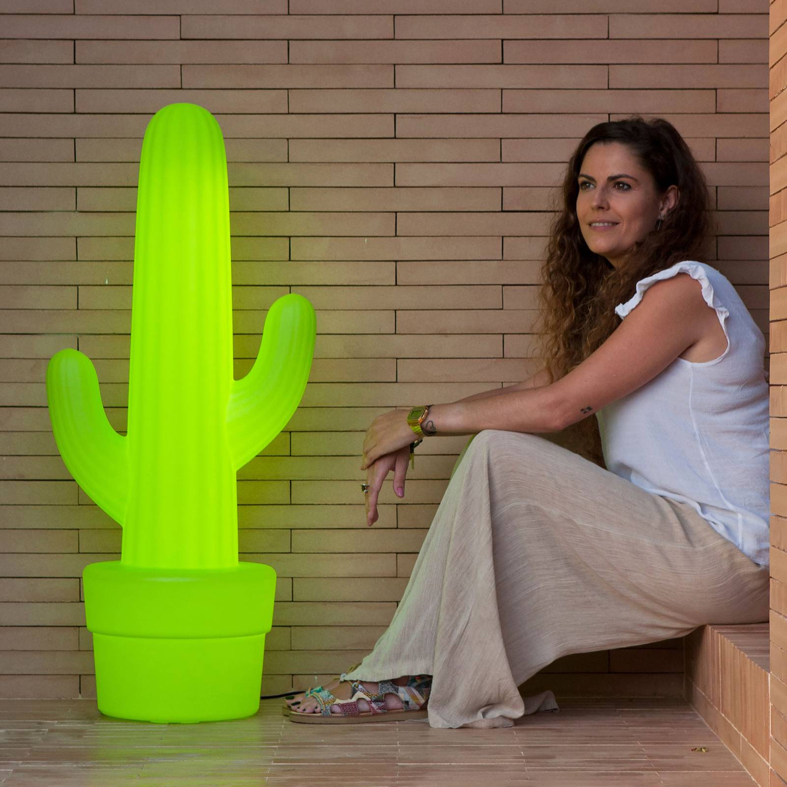 E-shop Stojacia lampa Newgarden cactus, limetkovo zelená