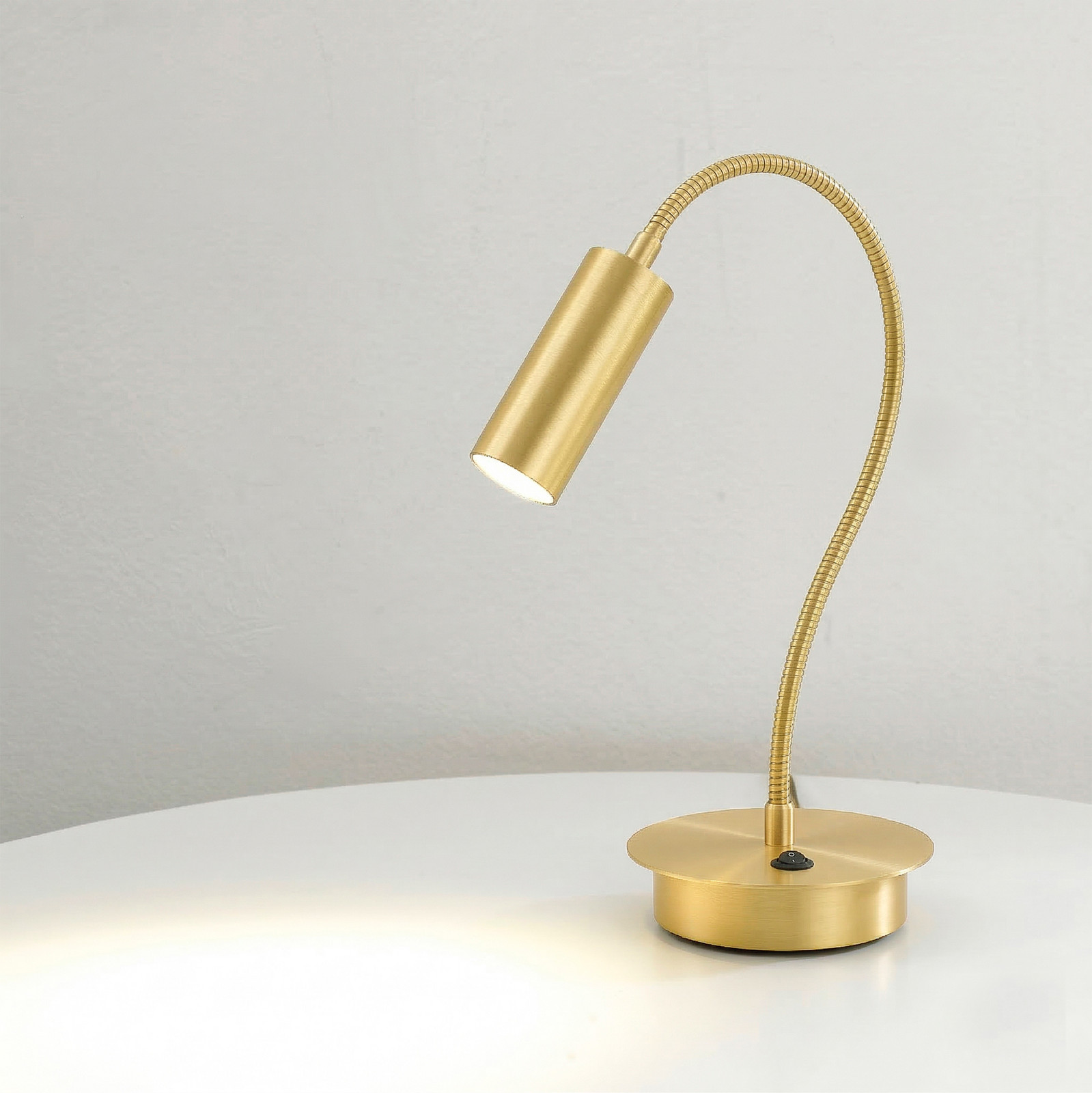 Cremasco Lampa de masă 7538 alamă satinată reglabilă GU4-MR11 - Camera de zi / sufragerie - Modern