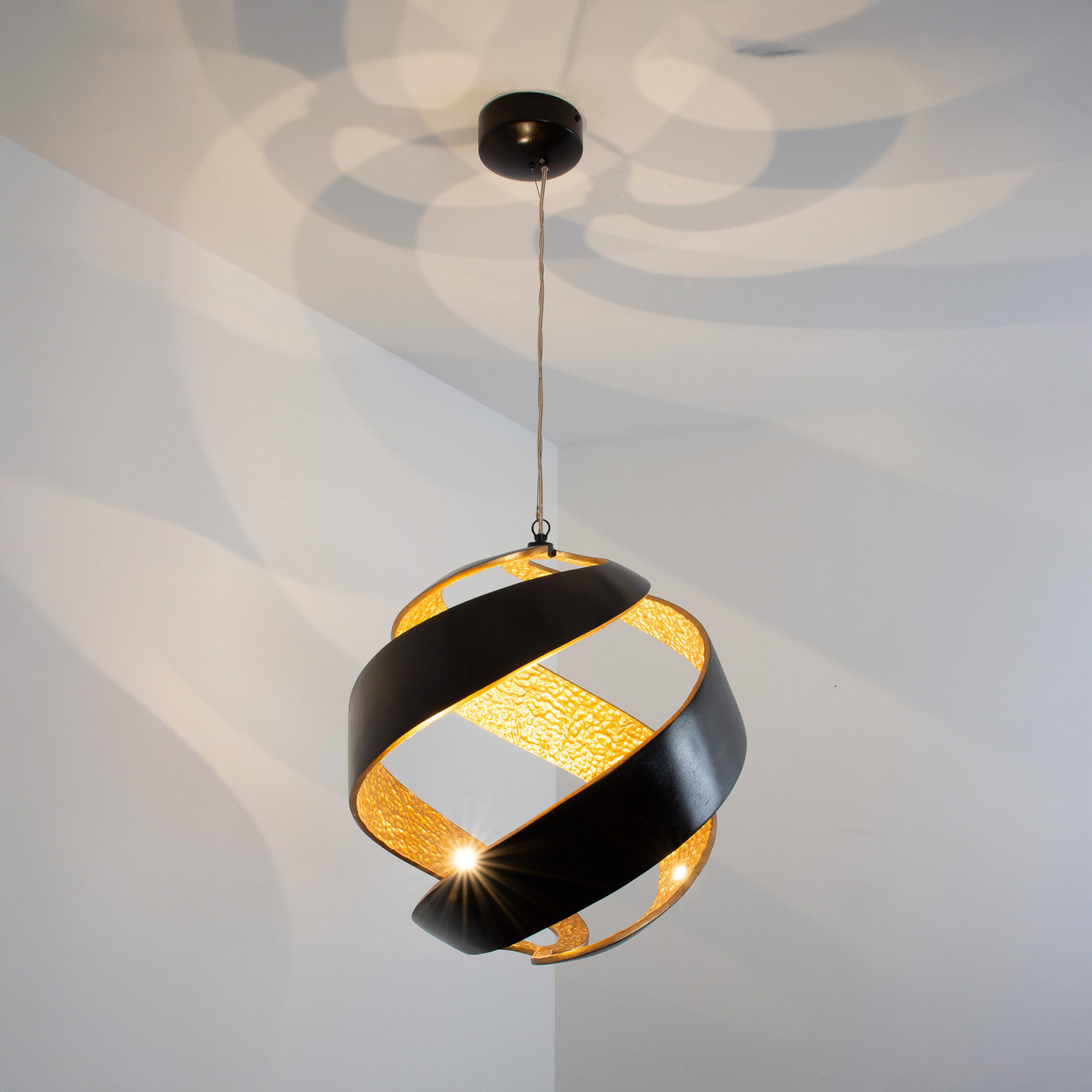 LED hanglamp INFULUCE, zwart/goud, Ø 52 cm, metaal, dimbaar
