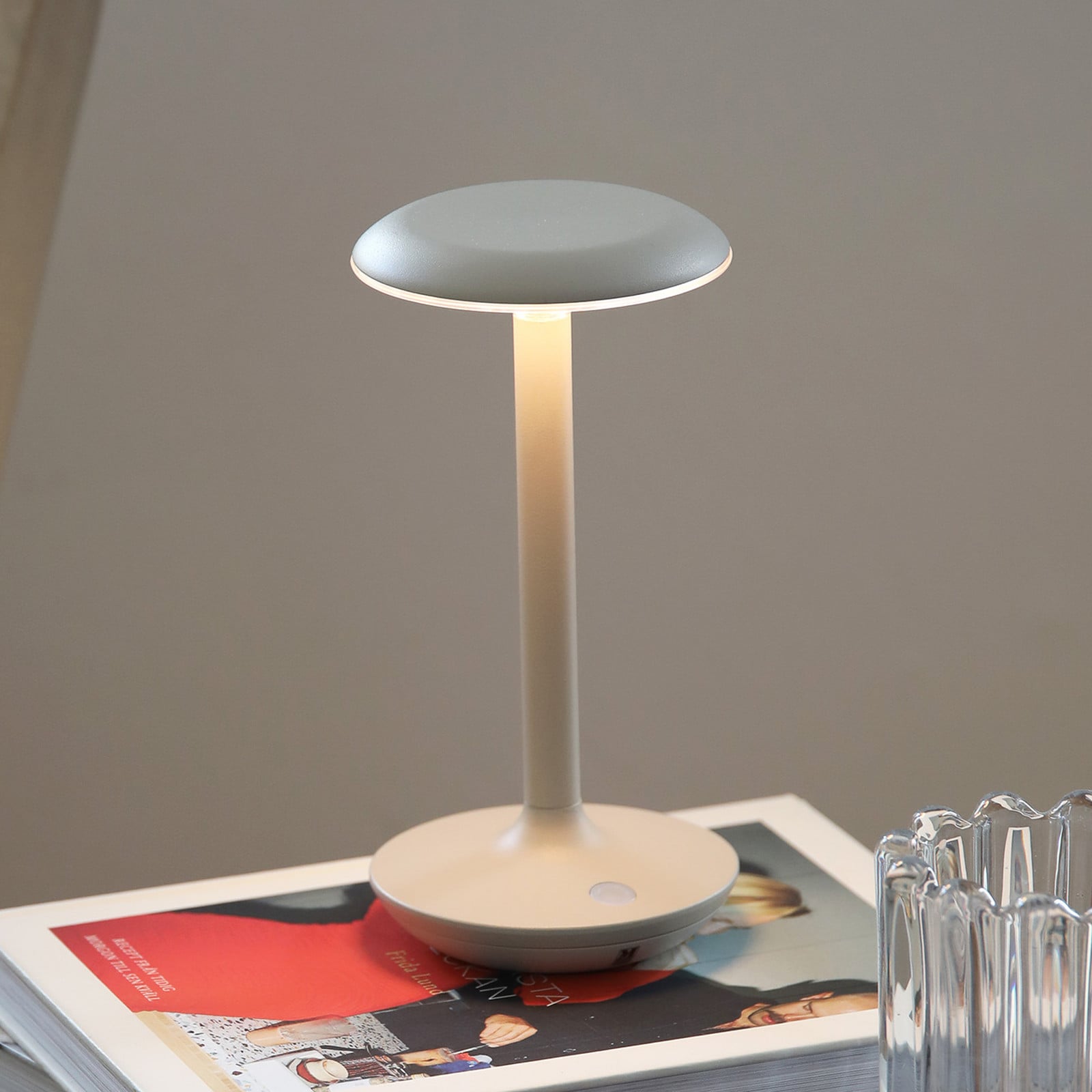 Petit Portable Bordslampa IP44 Greige Marksl&ouml;jd - Terrass - Modern - Aluminium - Med en ljusk&auml;lla