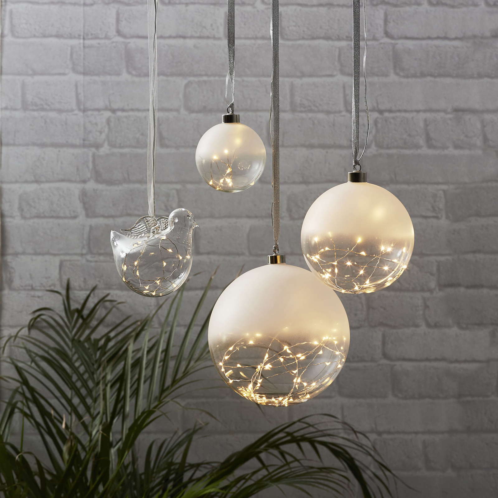 LED-Dekokugel Glow gefrostet/klar