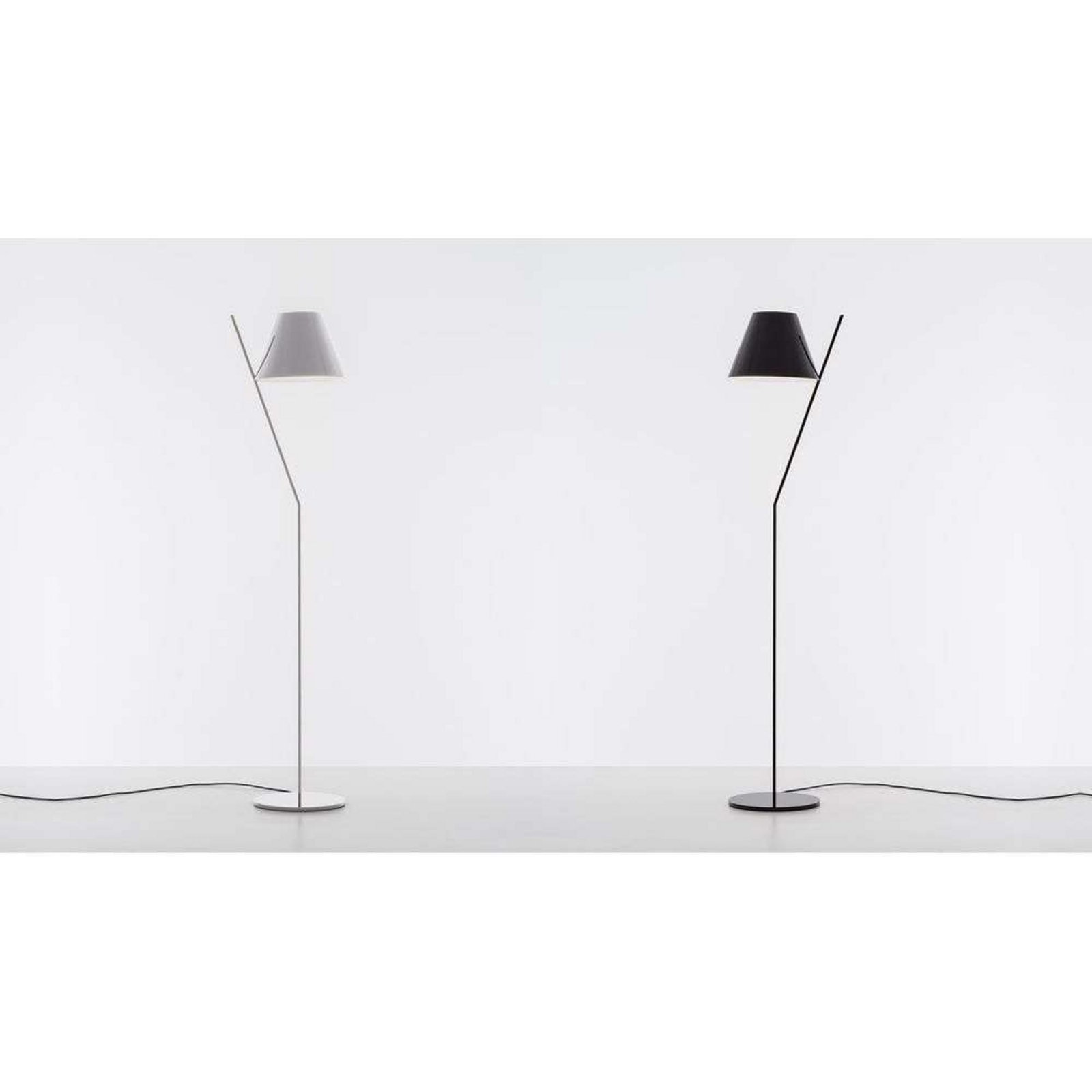 La Petite F Lampadar White - Artemide