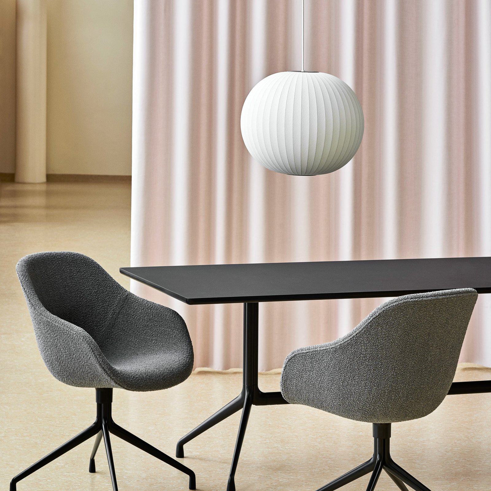 Nelson Ball Bubble Suspension M Off-White - Herman Miller