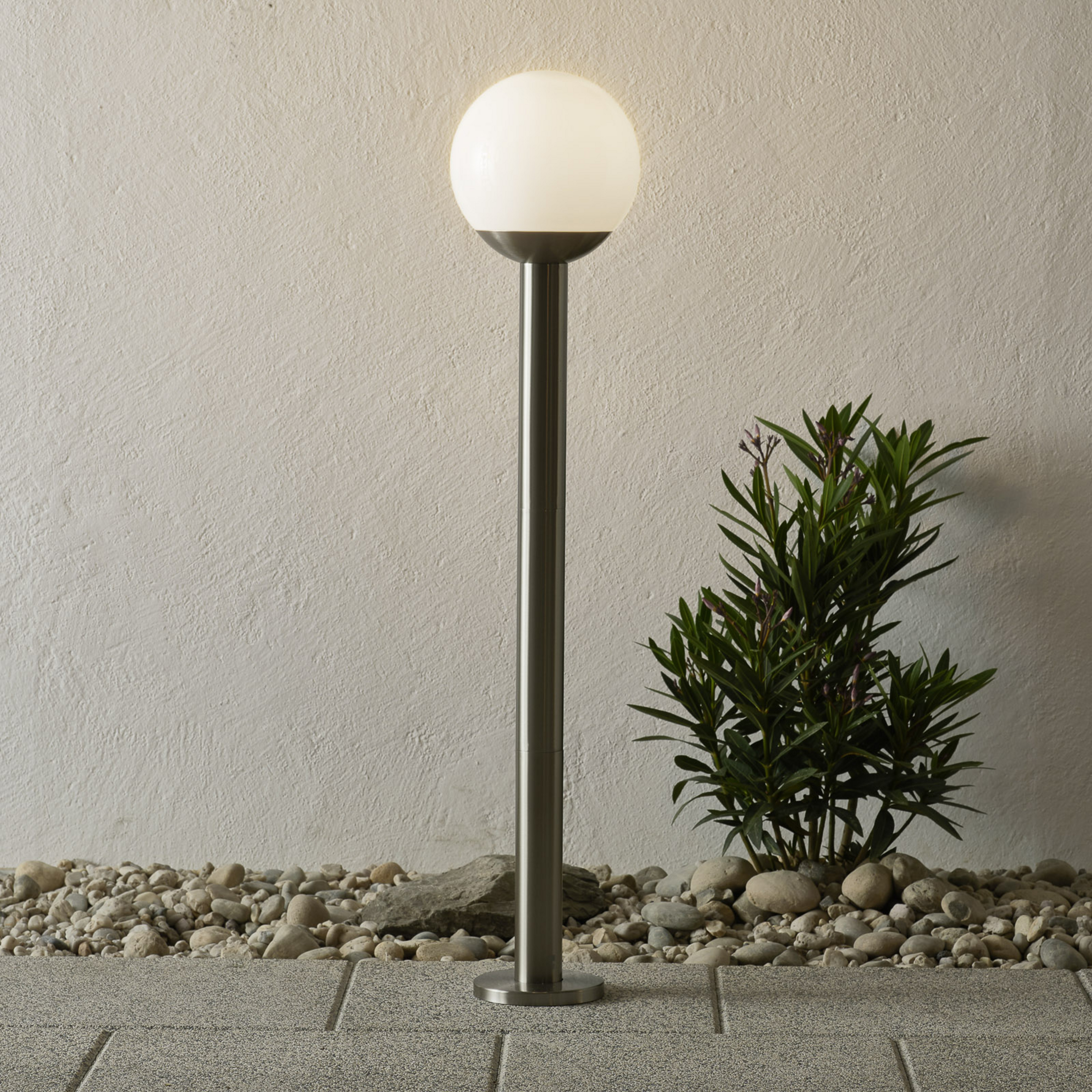 EGLO connect Nisia-C LED ösvény lámpa