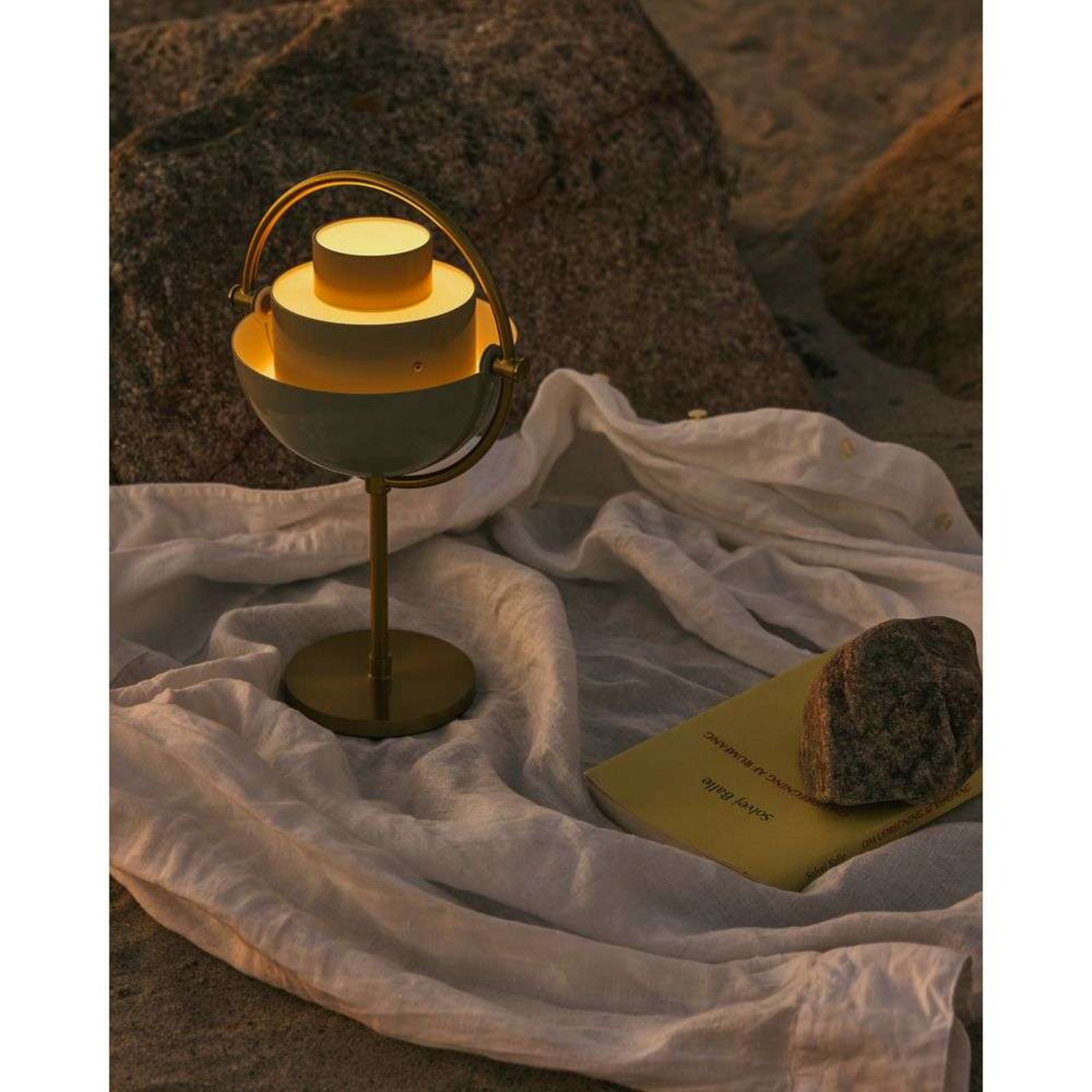 Multi-Lite Portable Bordslampa Mässing/Pastel Gray - GUBI