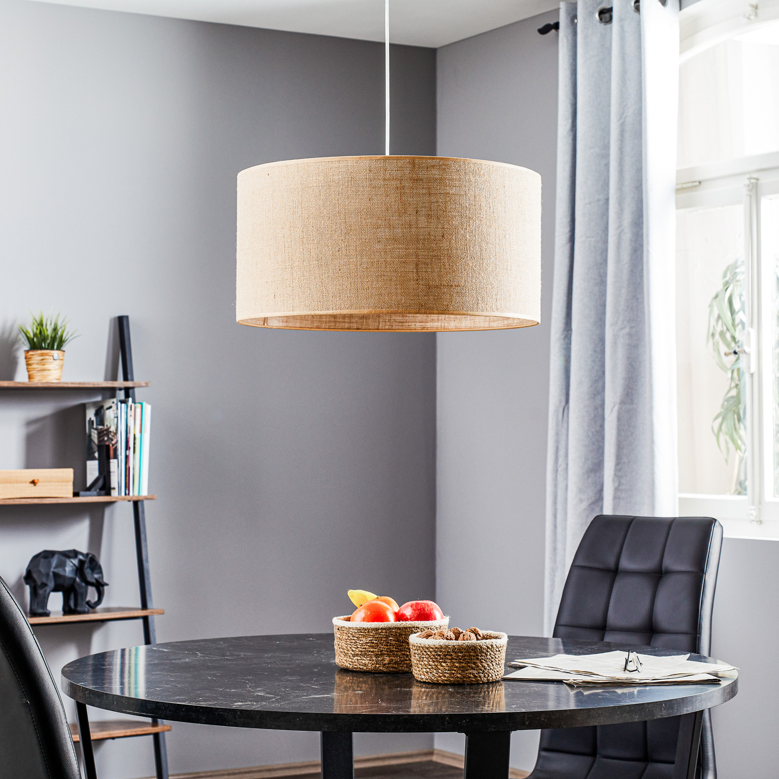 Jute pendant light with a round jute lampshade