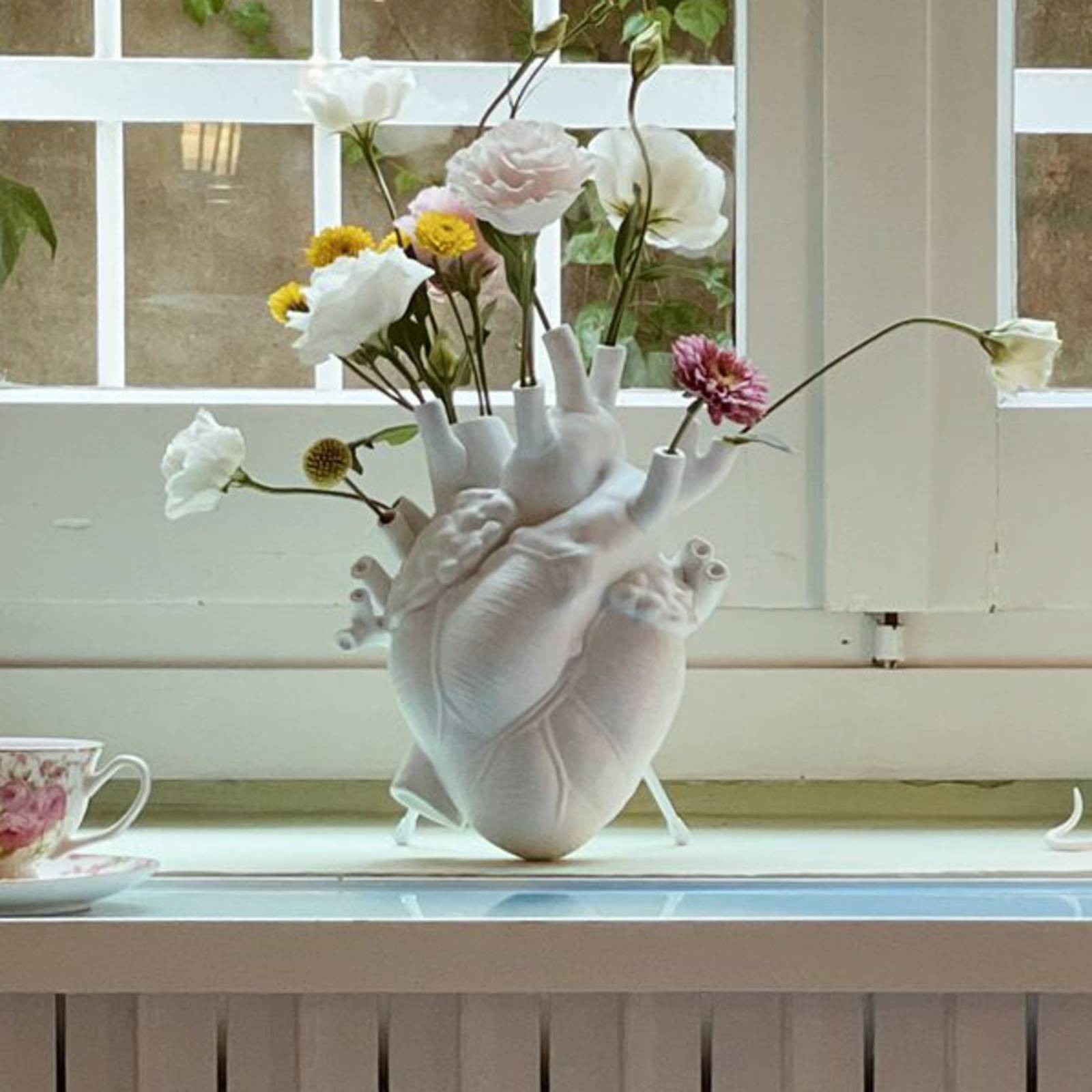 Wazon SELETTI Love in Bloom biały w kształcie serca porcelana