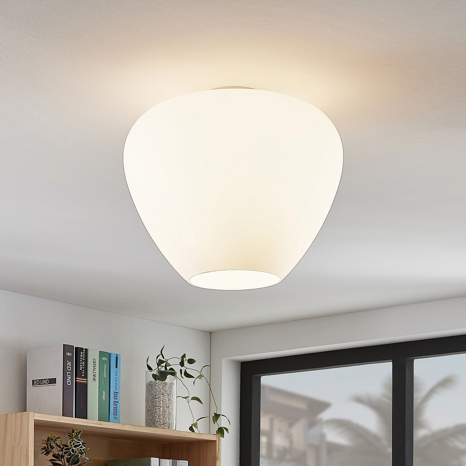 Lindby Deckenlampe Bibiane, opalweiß, Glas, Ø 38 cm, E27