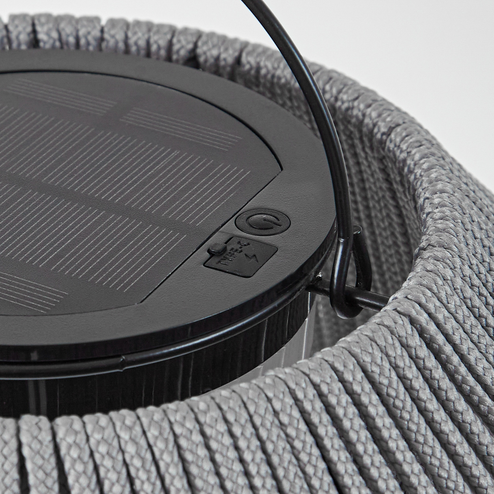 Austas LED-solcellelampe, Ø 50 cm, grå, USB, IP54 - Lindby