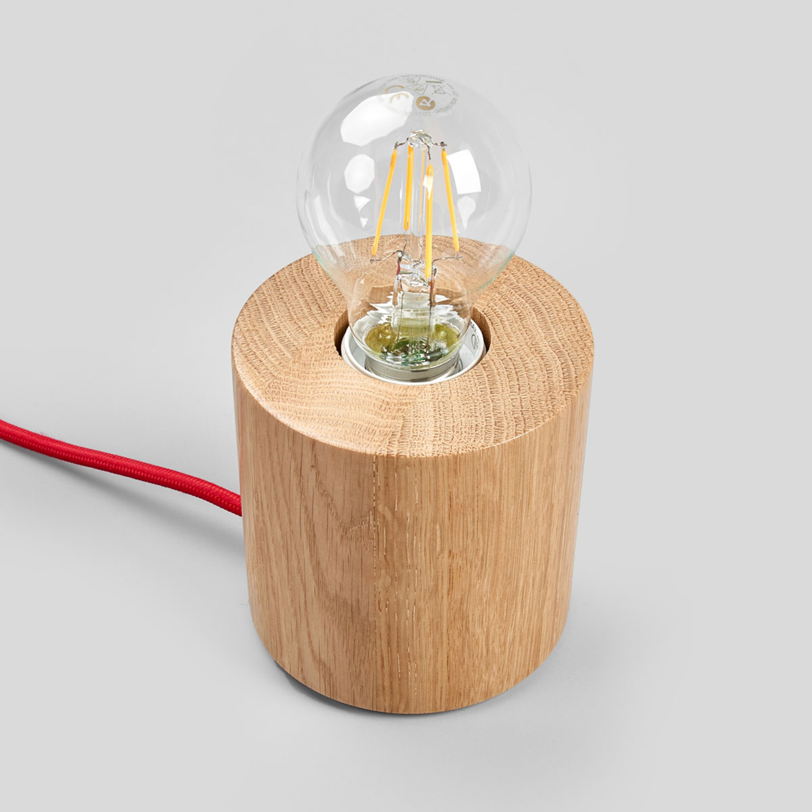 Bordlampe i tre Trongo med minimalistisk design
