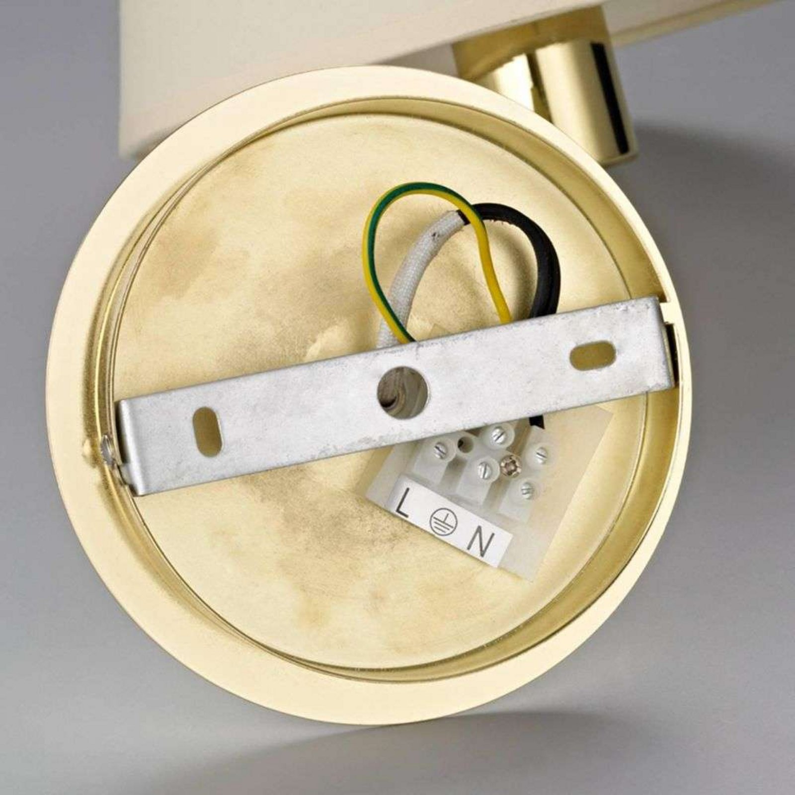 Pola Candeeiro de Parede Cream/Polished Brass - Lindby